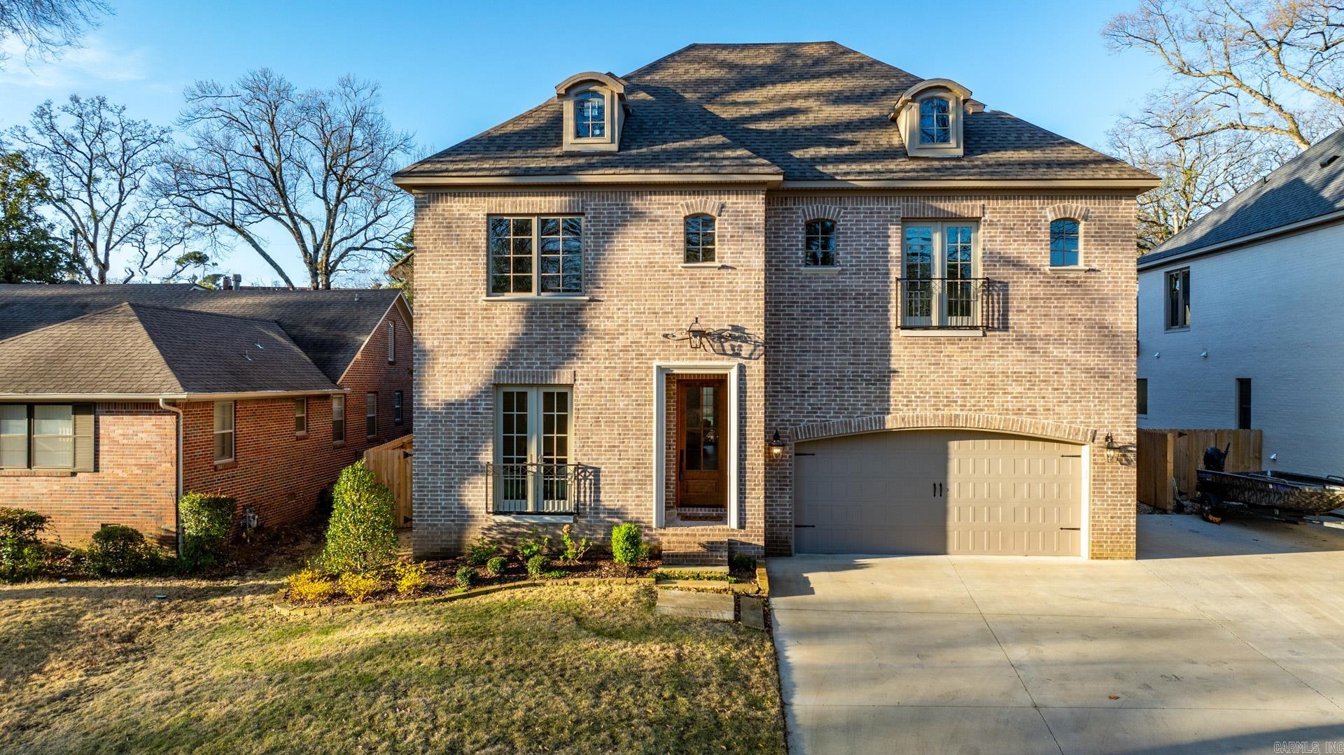 Spectacular NEW construction in the Heart of the Heights! Fabulous quality and excellent floorplan. This home provides the ultimate atmosphere for family living and entertaining. Stunning entry with 10 ft ceiling flanked by home office/study. Beautiful hardwoods and sophisticated decor. Spacious and open family living with fireplace. Gourmet kitchen with quality appliance and custom cabinets, breakfast area. Elegant formal dining. Gorgeous spa inspired primary suite on the main level. Upstairs large game/living room with three additional bedrooms and three full baths! Covered terrace and nice backyard. 2 car garage. Wonderful location with easy access to all of the Heights!