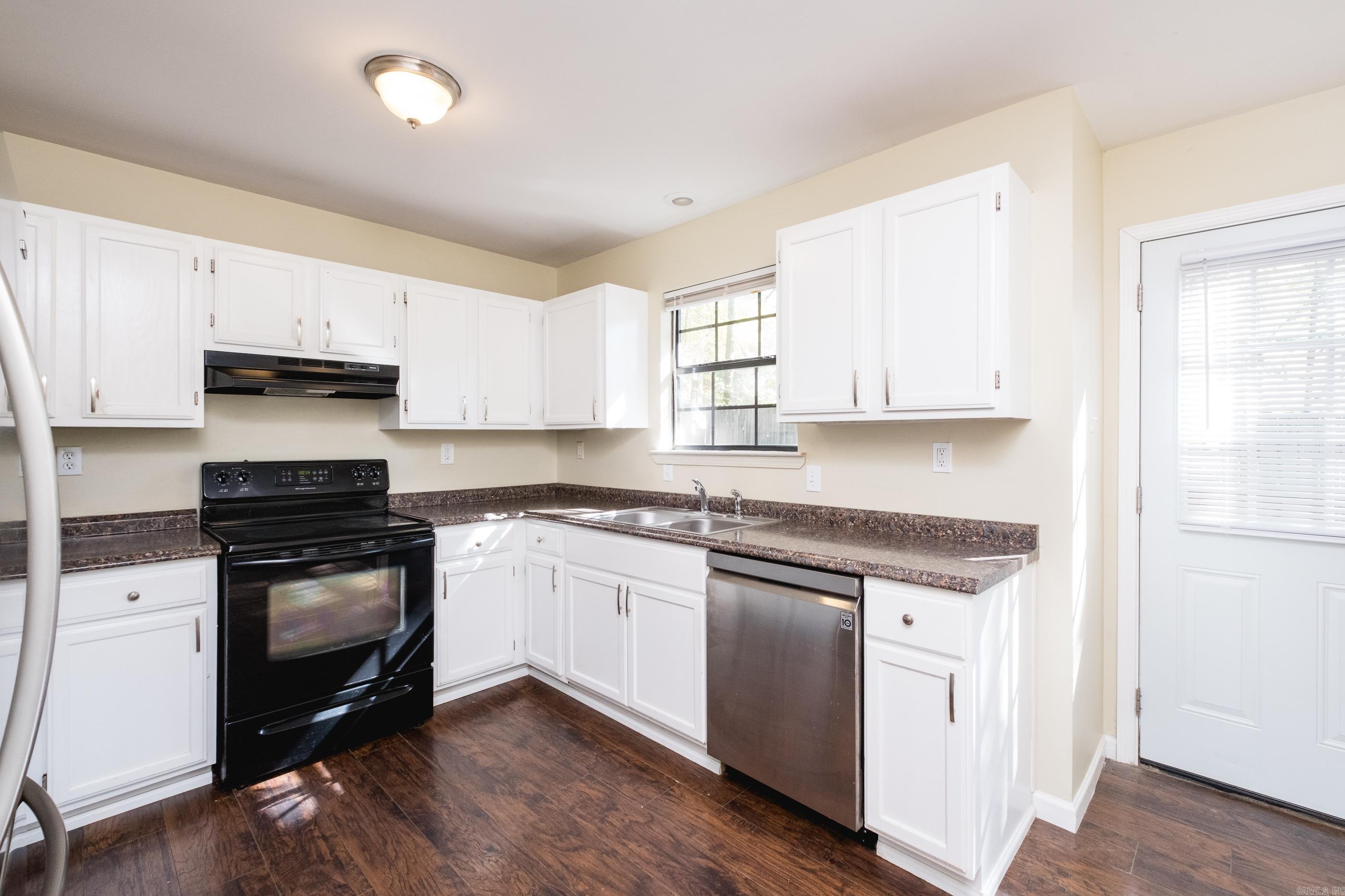 PLEASANT OAKS - Residential