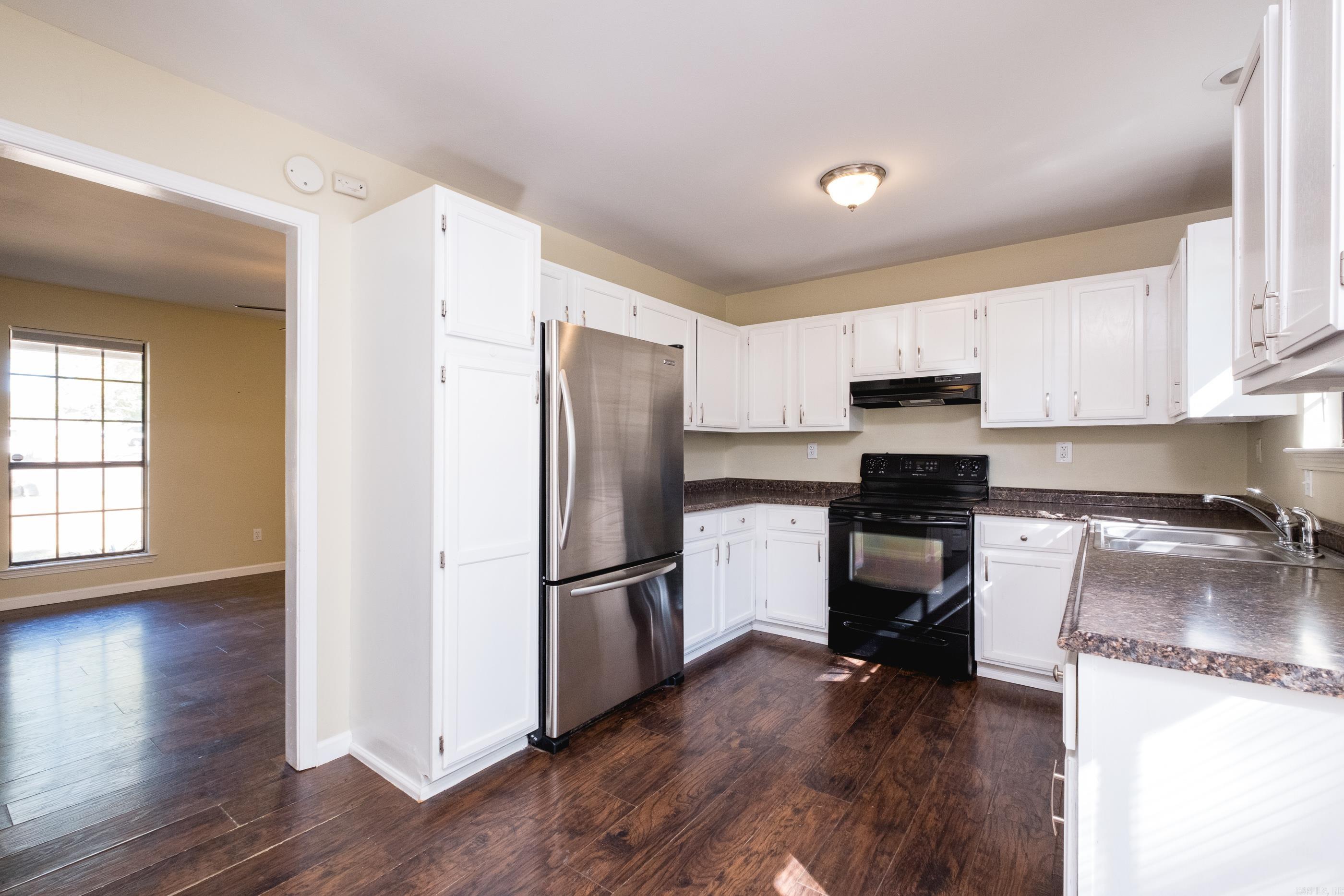 PLEASANT OAKS - Residential