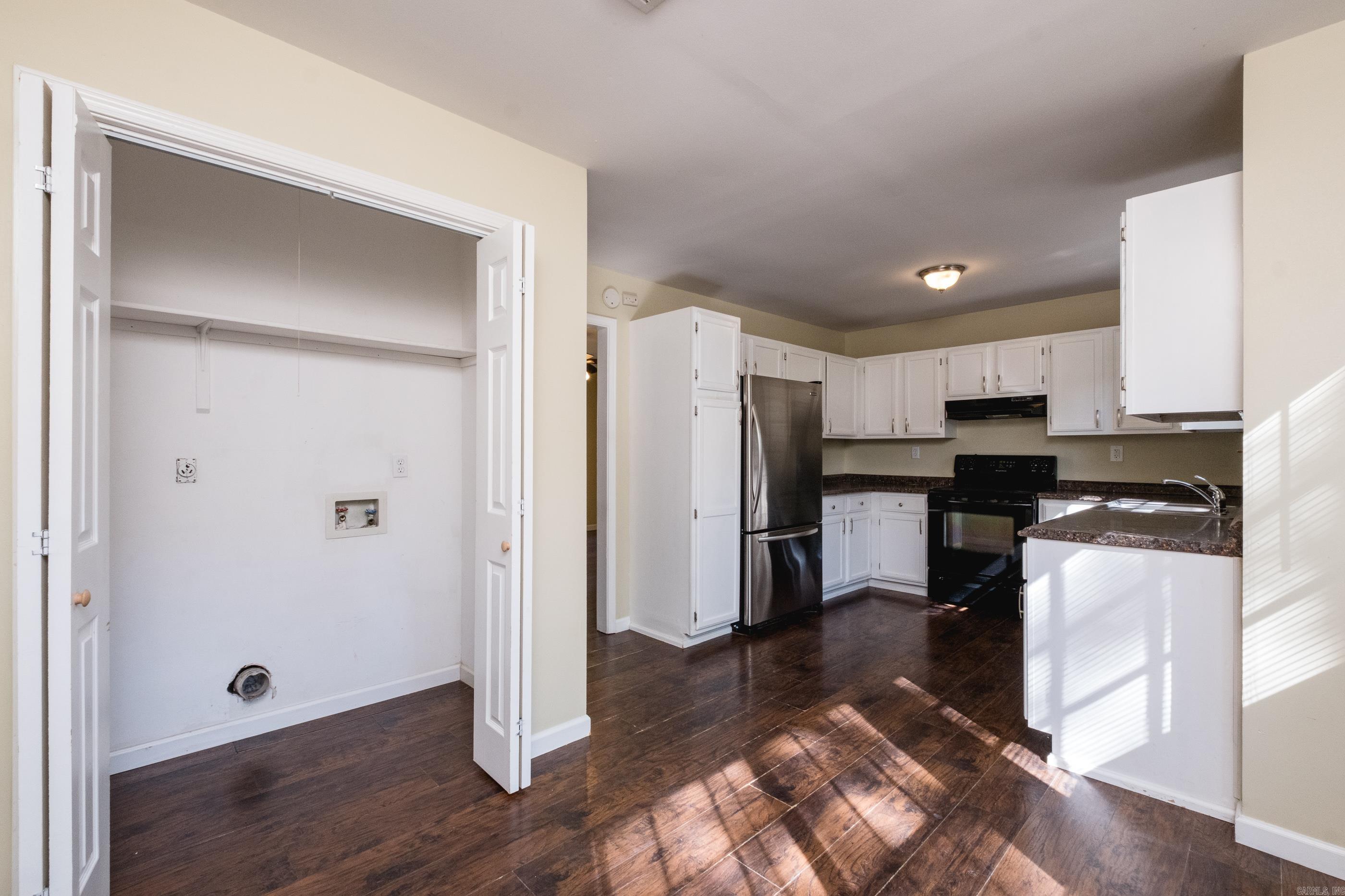 PLEASANT OAKS - Residential