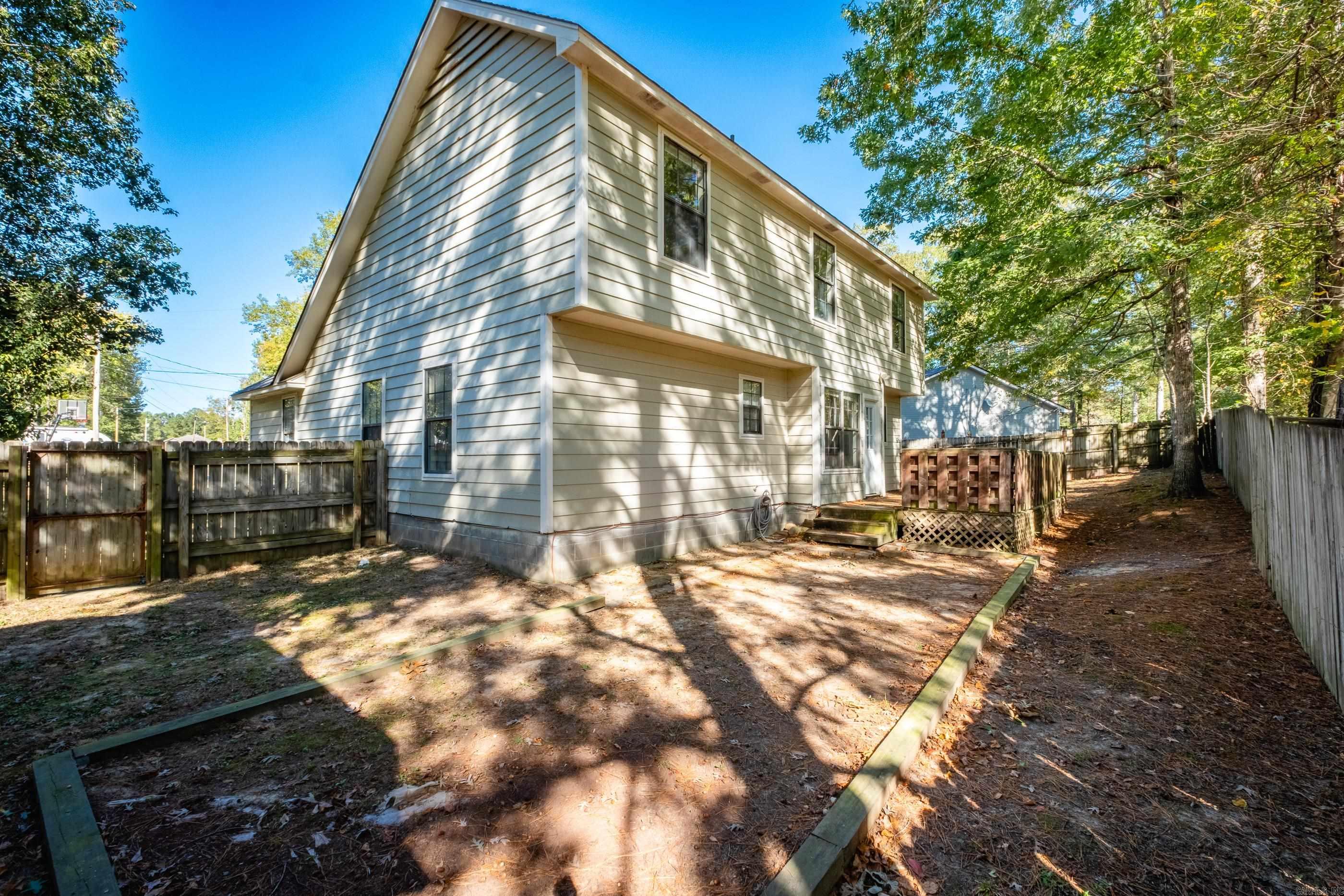 PLEASANT OAKS - Residential