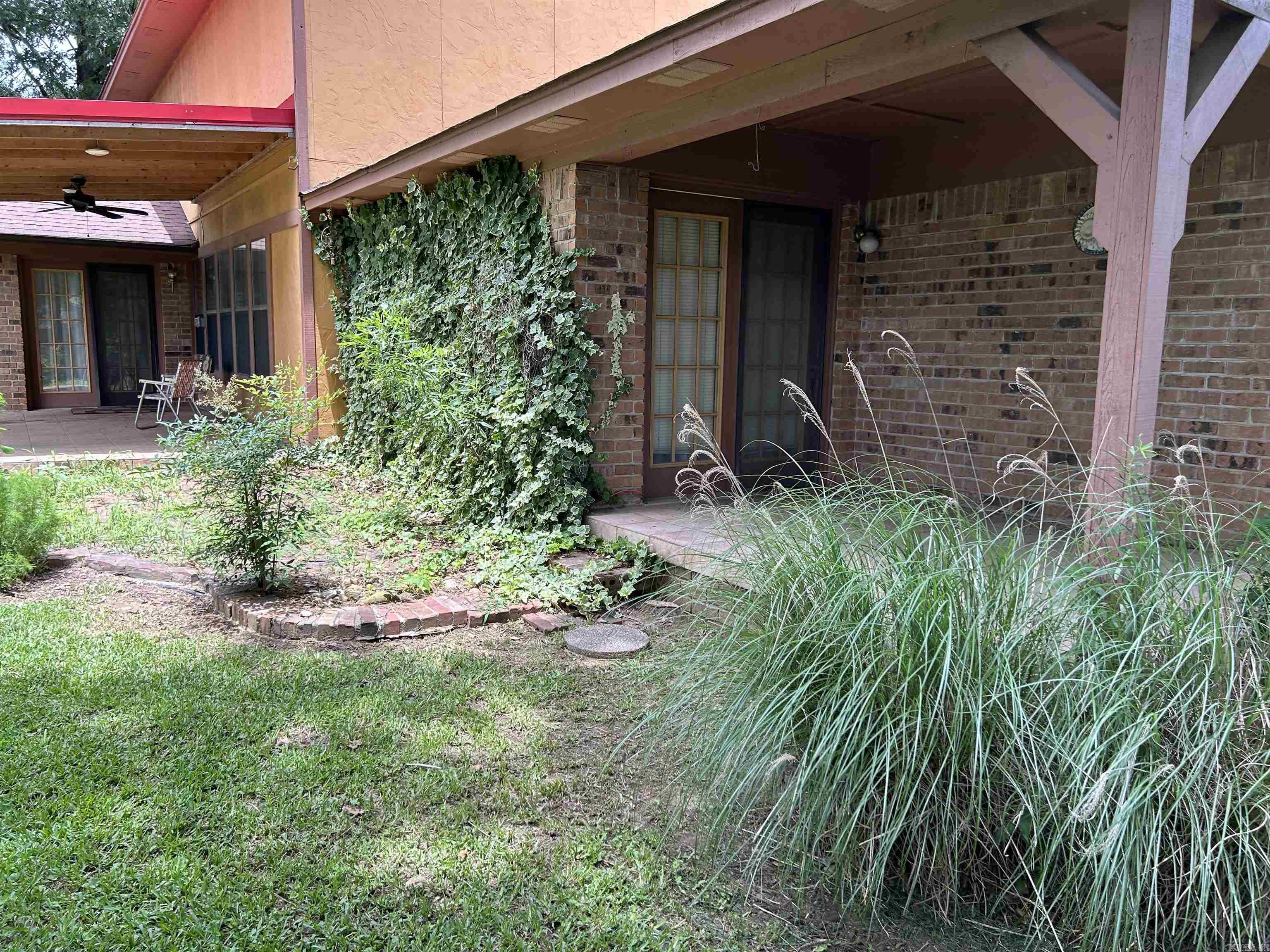 STONEWALL - Residential