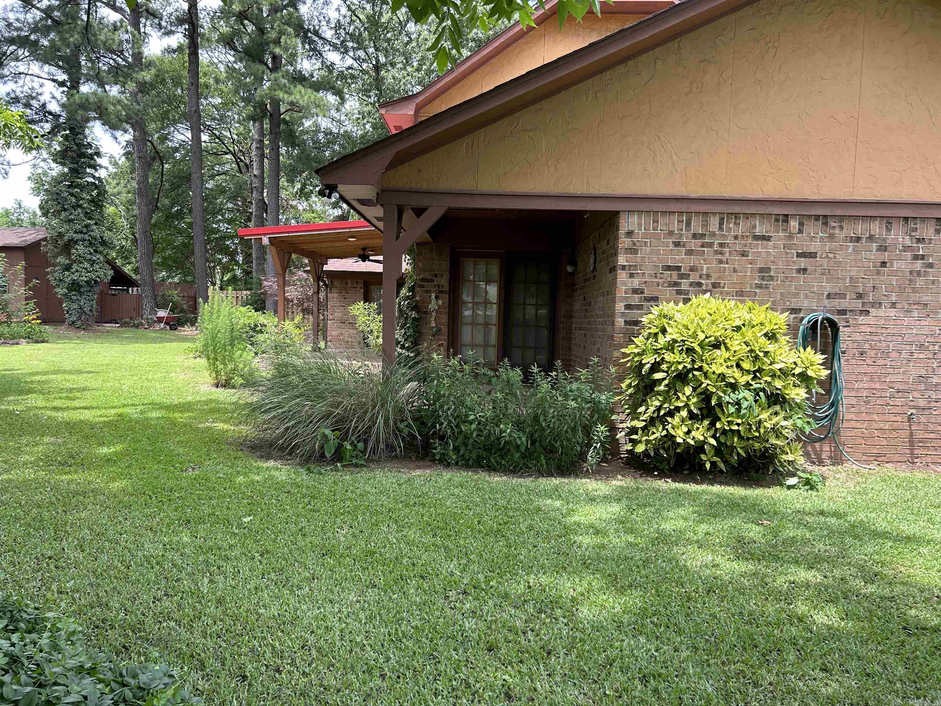 STONEWALL - Residential