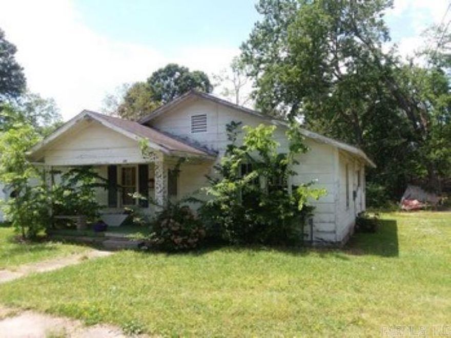 House is in need of repair. Please be cautious when showing. Selling "AS IS". Seller will not turn on utilities. No sellers property disclosure.