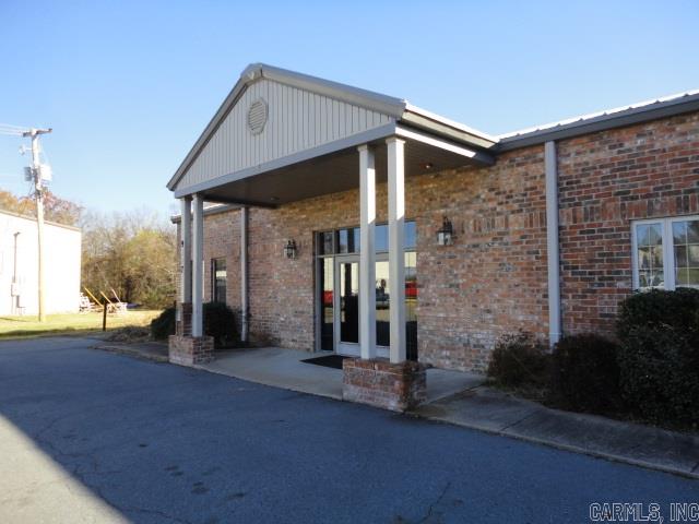 Wonderful multi-purpose Office building with warehouse space located in a high traffic corridor to Maumelle Arkansas. This facility has a current usage as a software Development company, but could have many other usages. There in heavy duty wiring and a back up natural gas powered generator system. Cat 5 wiring throughout with a call center, conference room, kitchen, and humidity controlled server room. There are many varying sized offices and work stations. Motivated Sellers. This property also for LEASE.