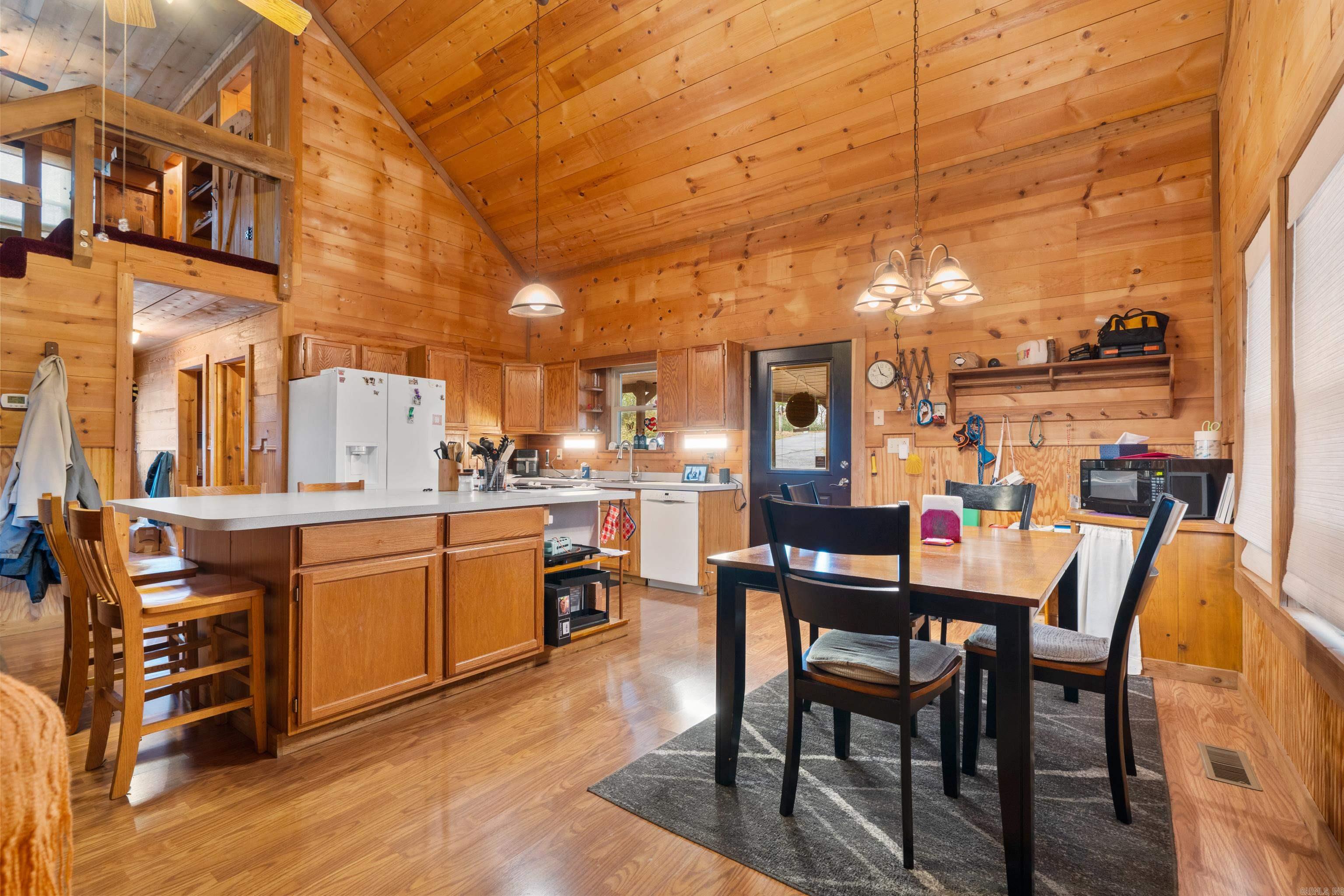 NORTH SHORE - Residential