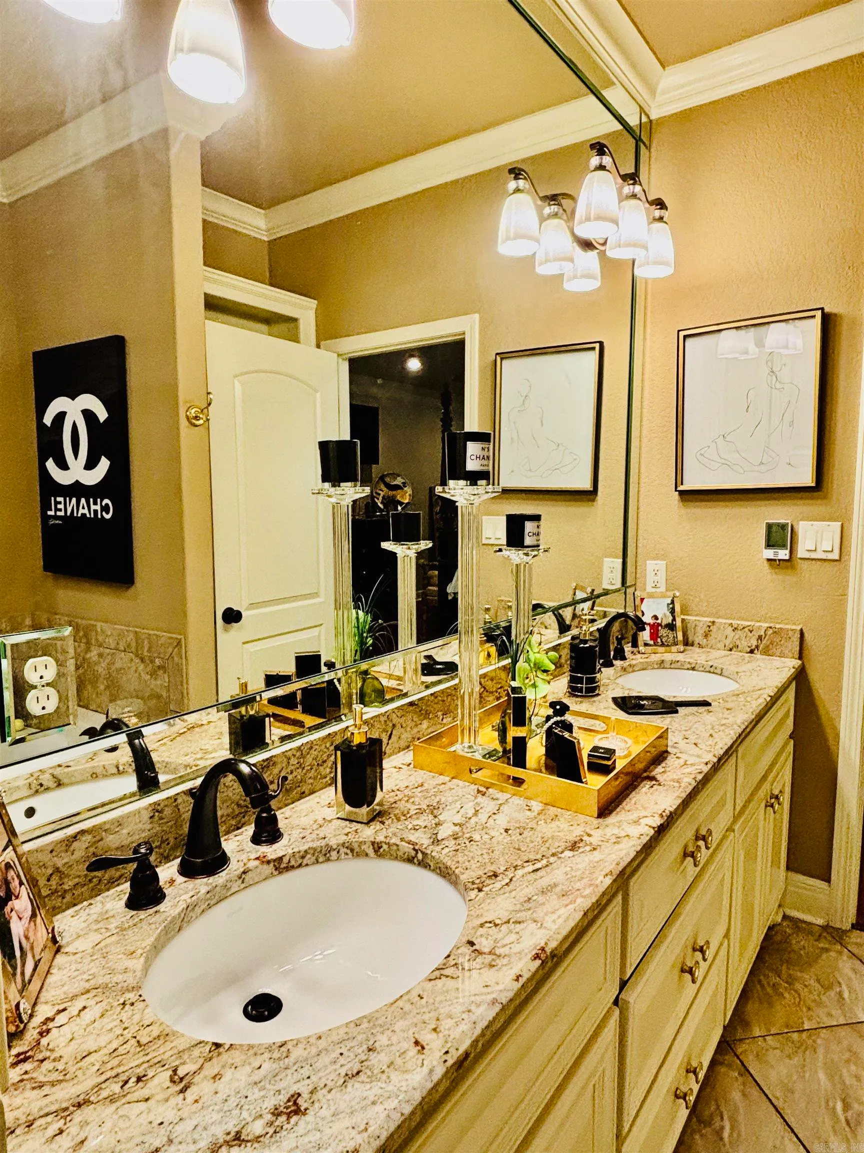 Hot Springs, Arkansas 71913, United States, 2 Bedrooms Bedrooms, ,2 BathroomsBathrooms,Residential,Active,136952