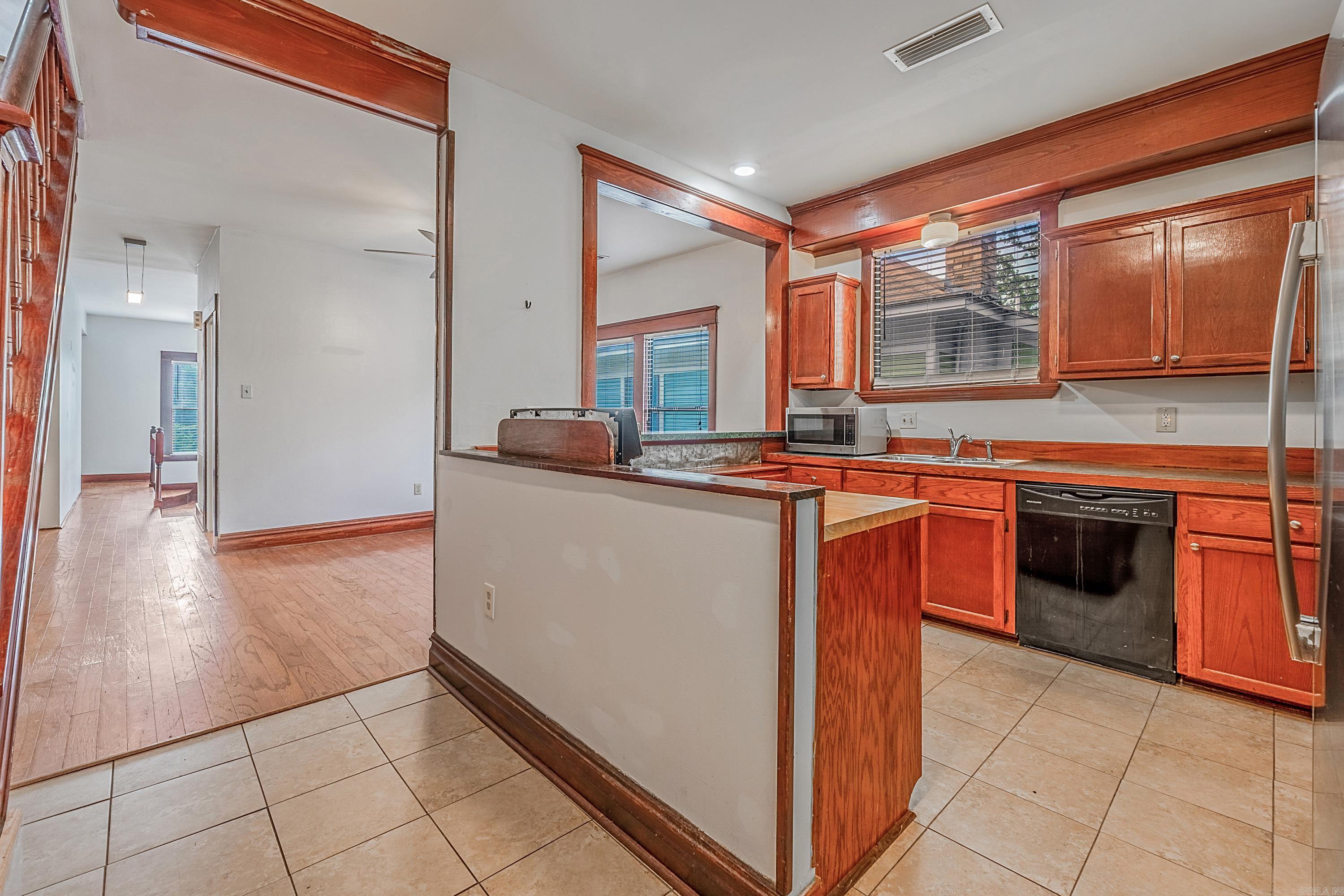 Weldon E Wrights - Residential Income