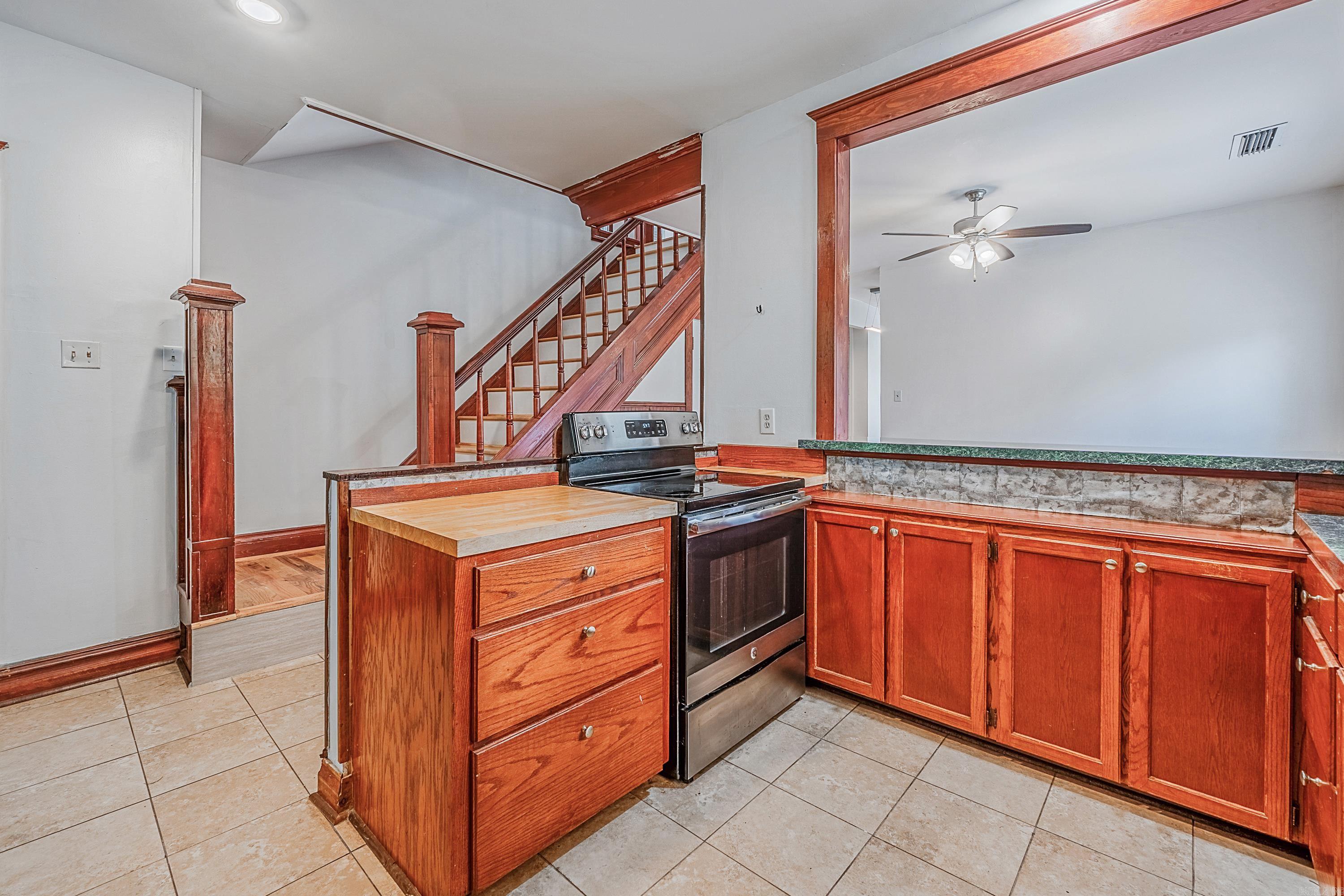 Weldon E Wrights - Residential Income