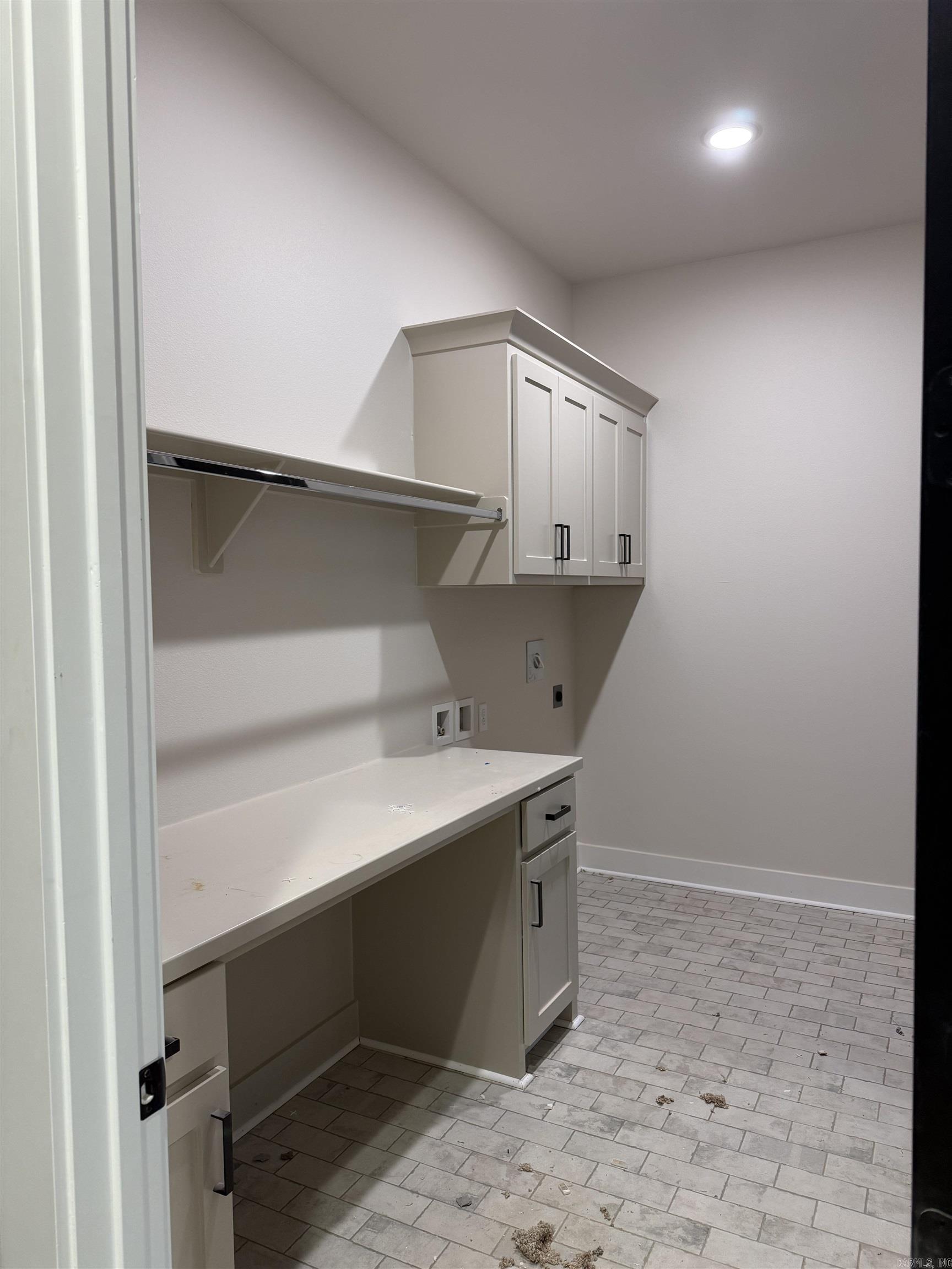 AVILLA MANOR - Residential