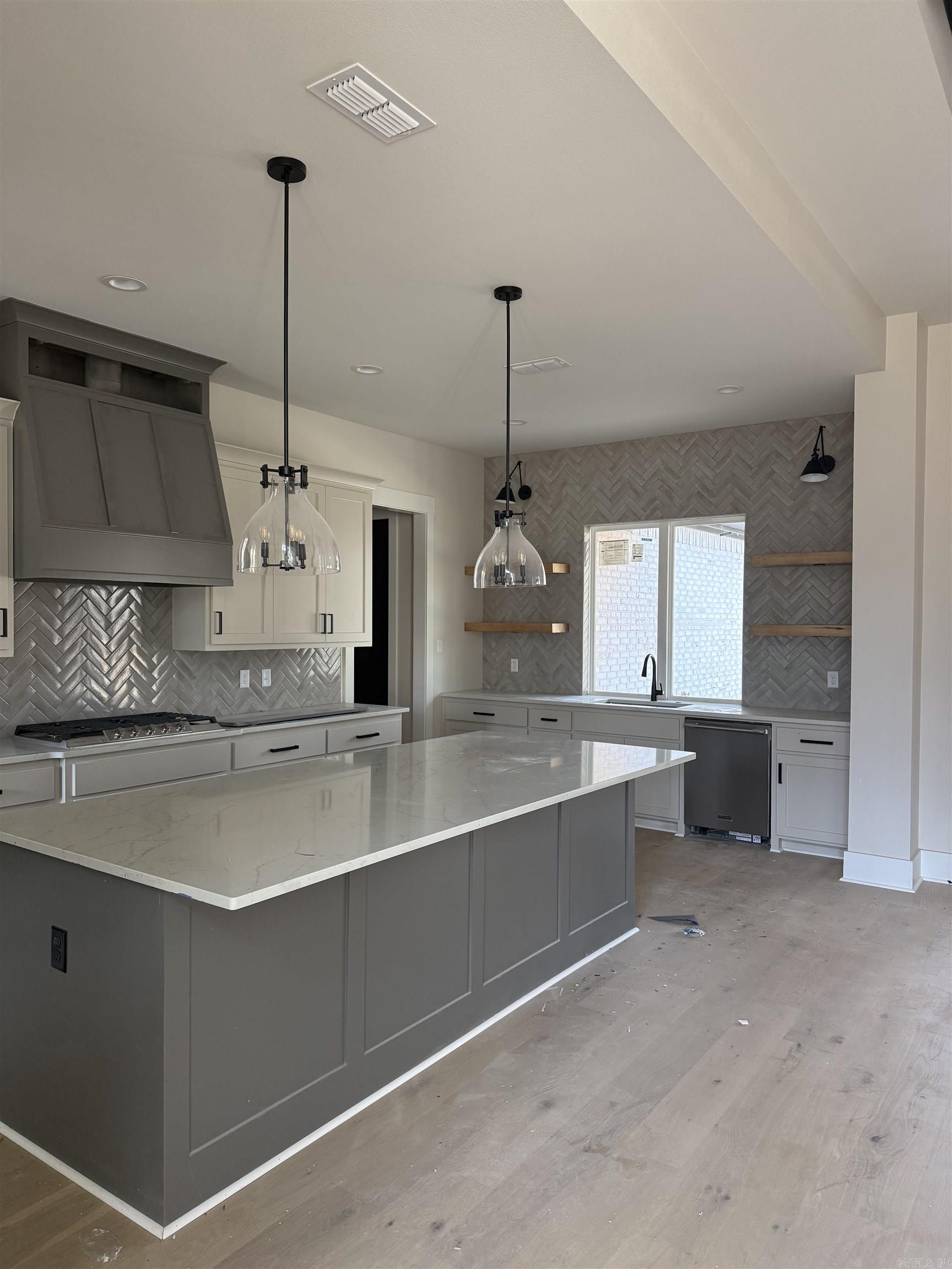 AVILLA MANOR - Residential