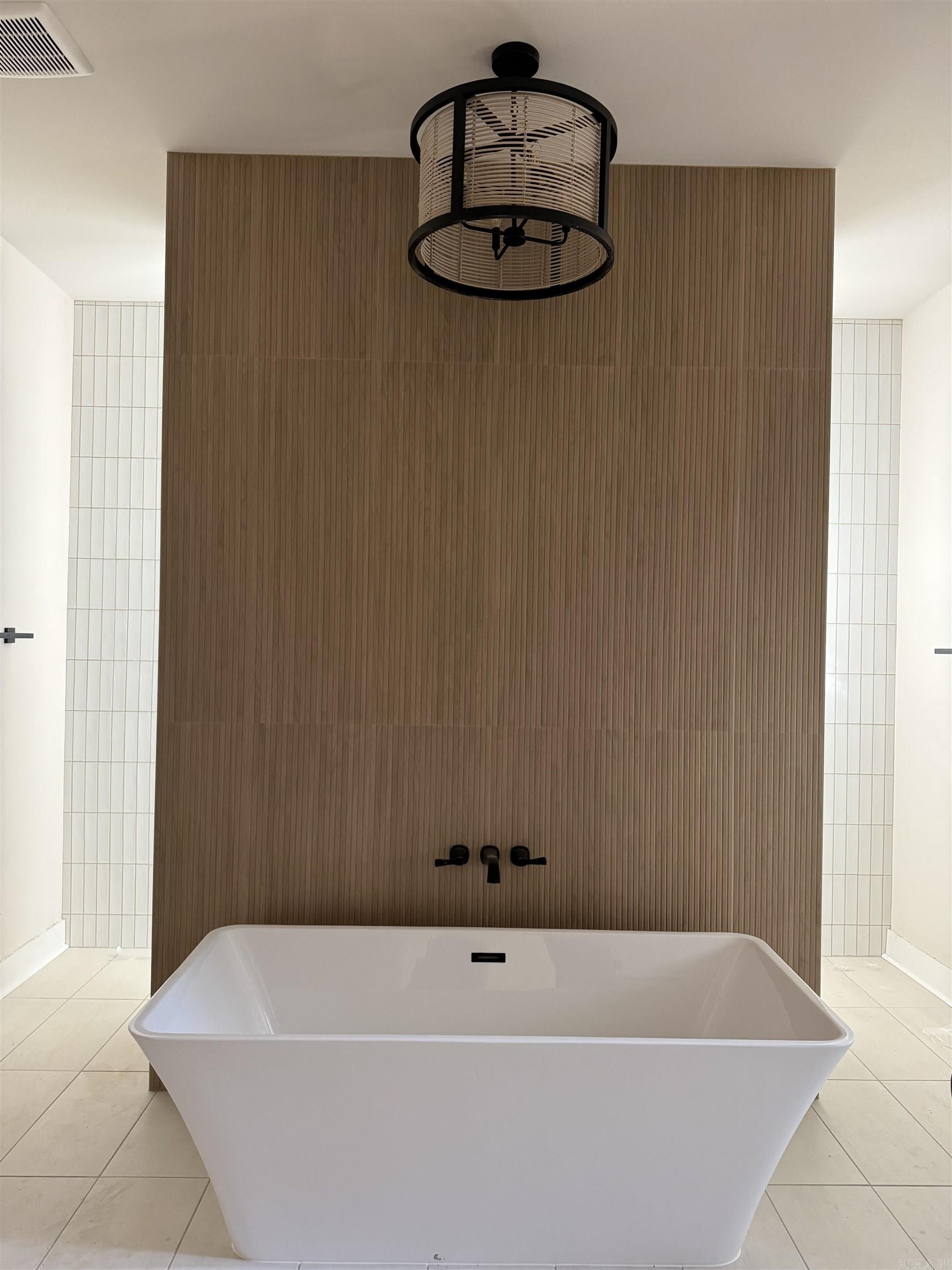 AVILLA MANOR - Residential