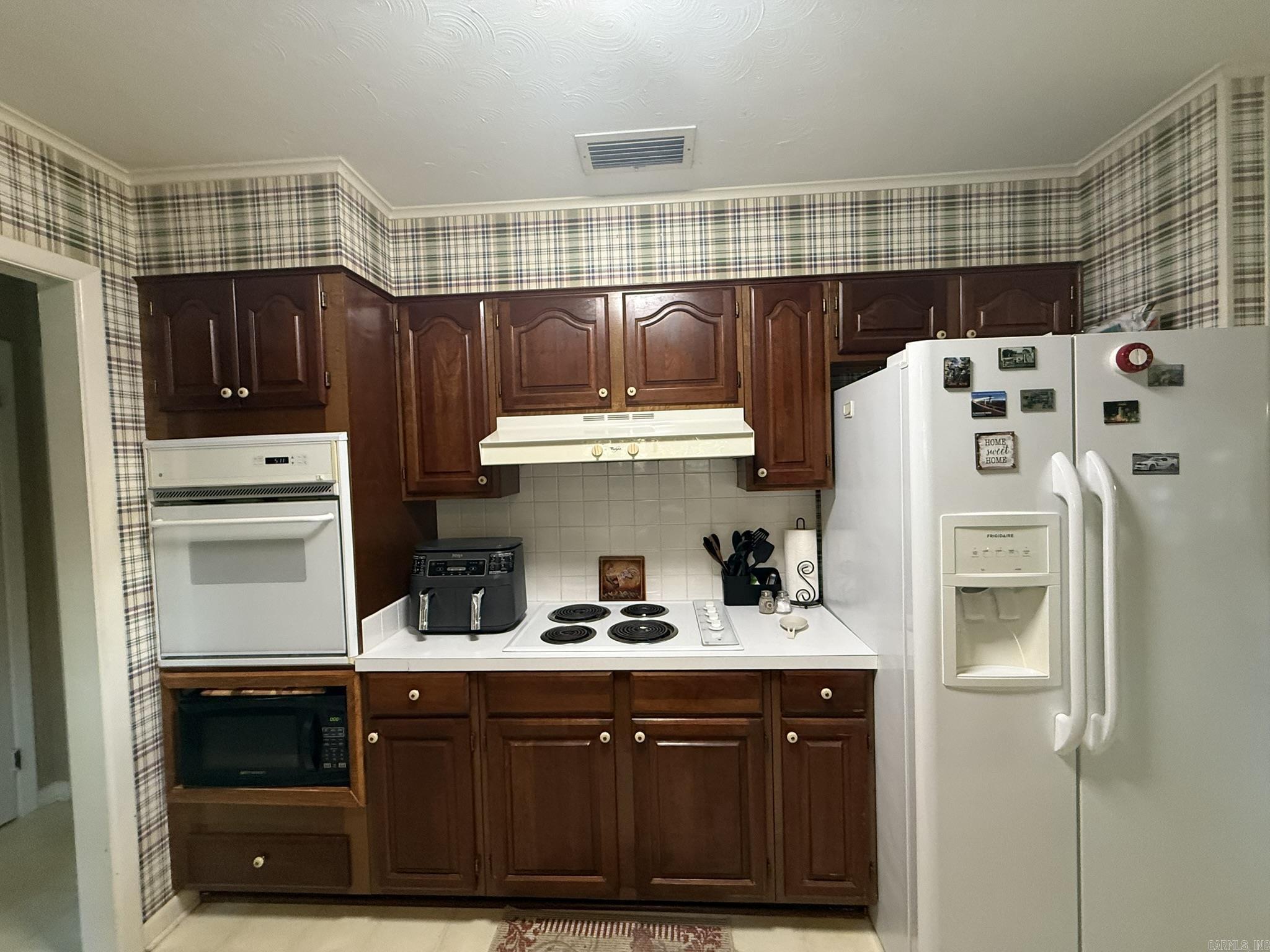 MIKE BERG LAKE - Residential