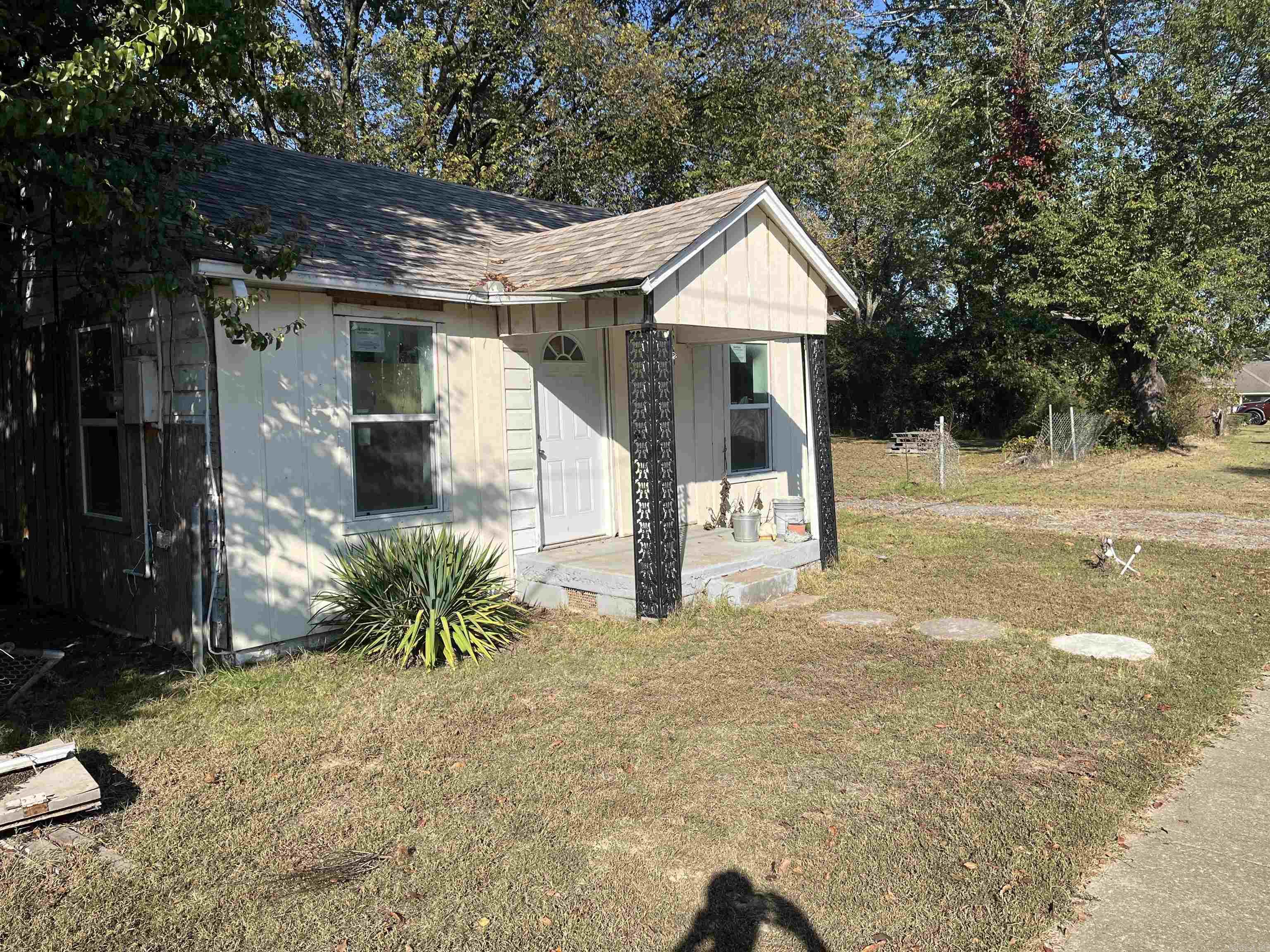 HENRYS EST TO JACK - Residential