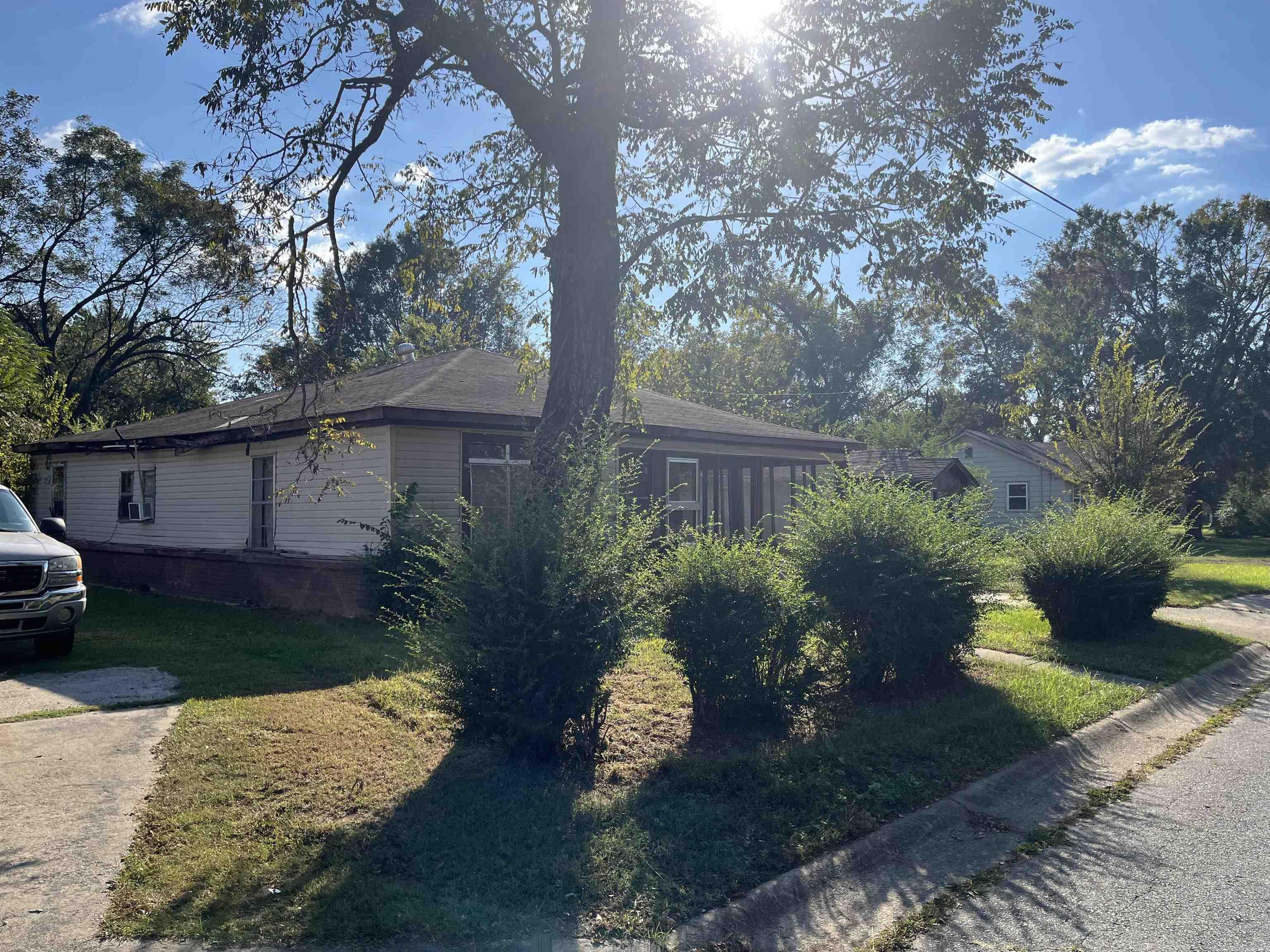 HENRYS EST TO JACK - Residential