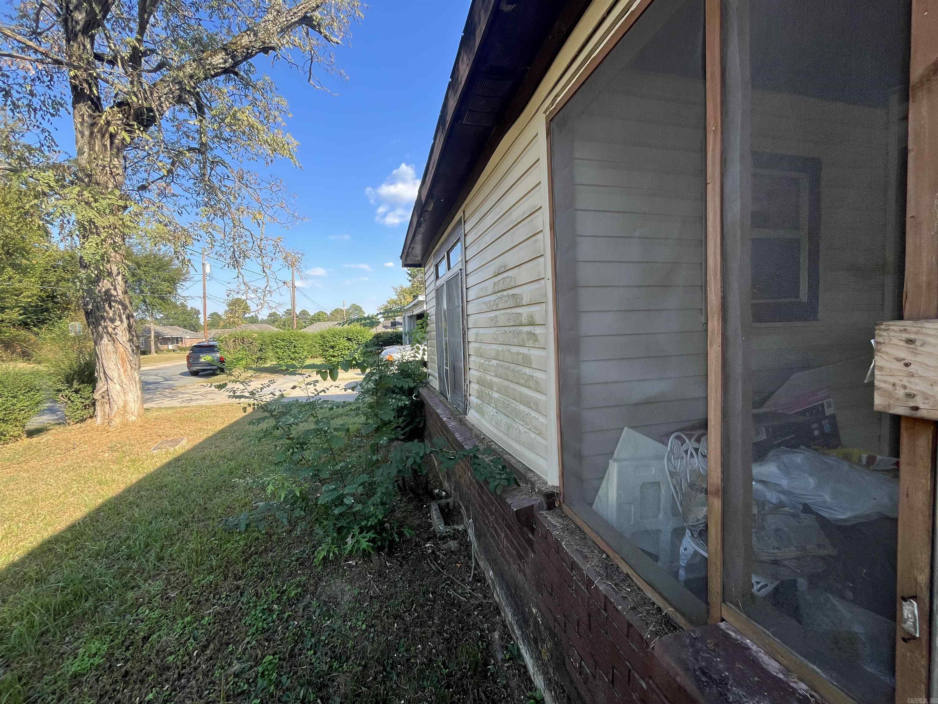 HENRYS EST TO JACK - Residential