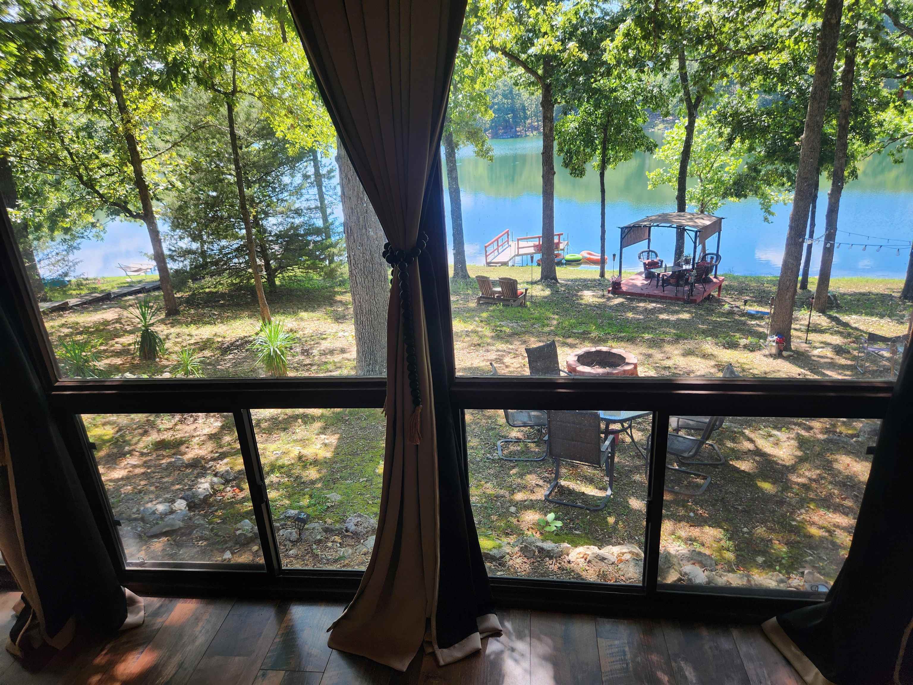 SMALL LAKE - Residential