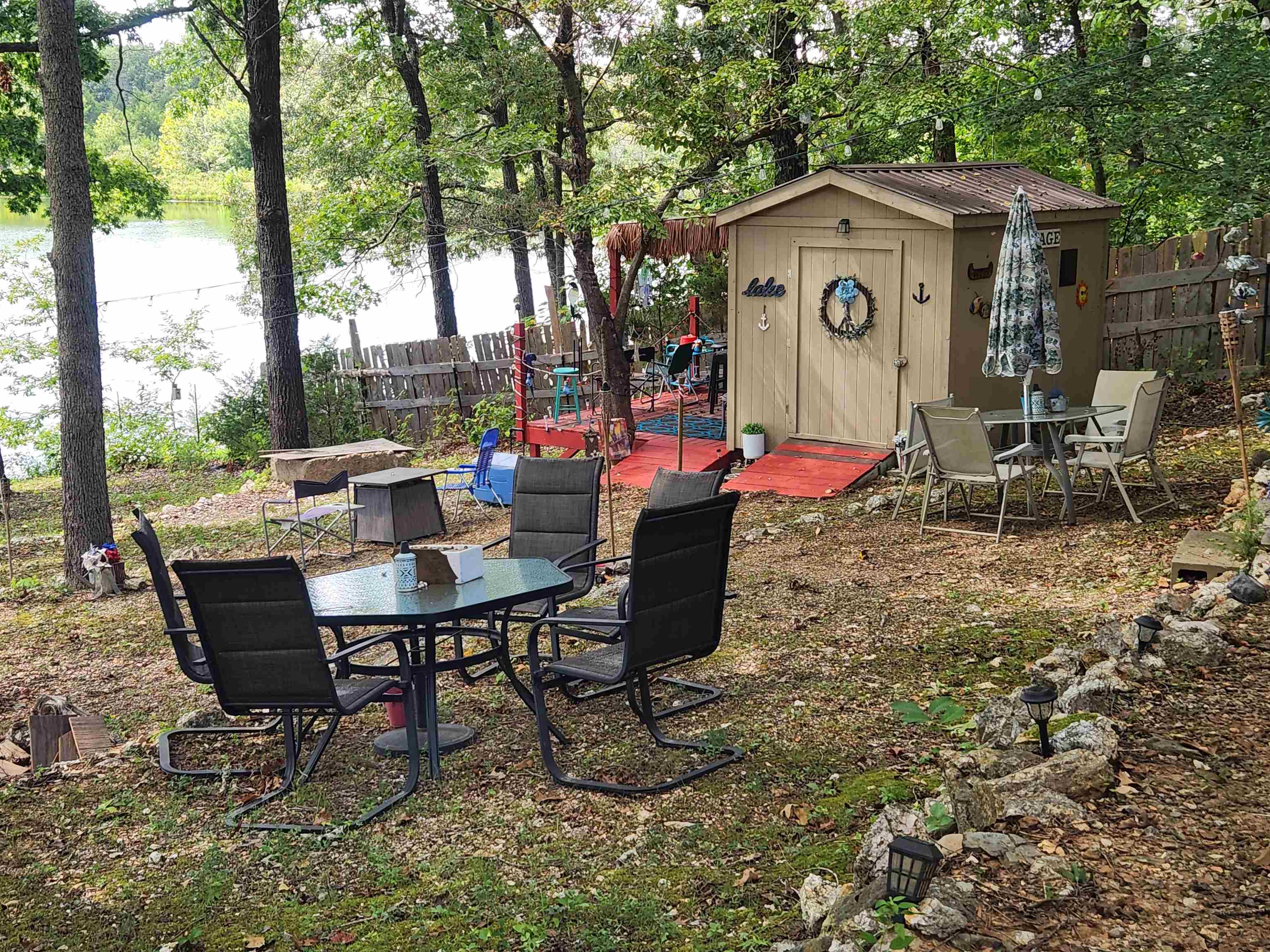 SMALL LAKE - Residential