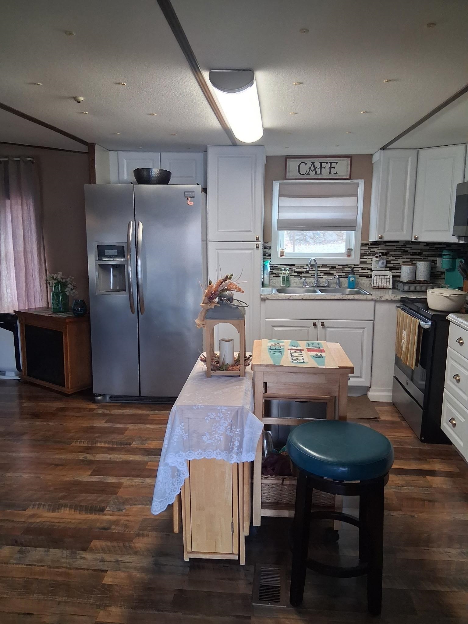 SMALL LAKE - Residential