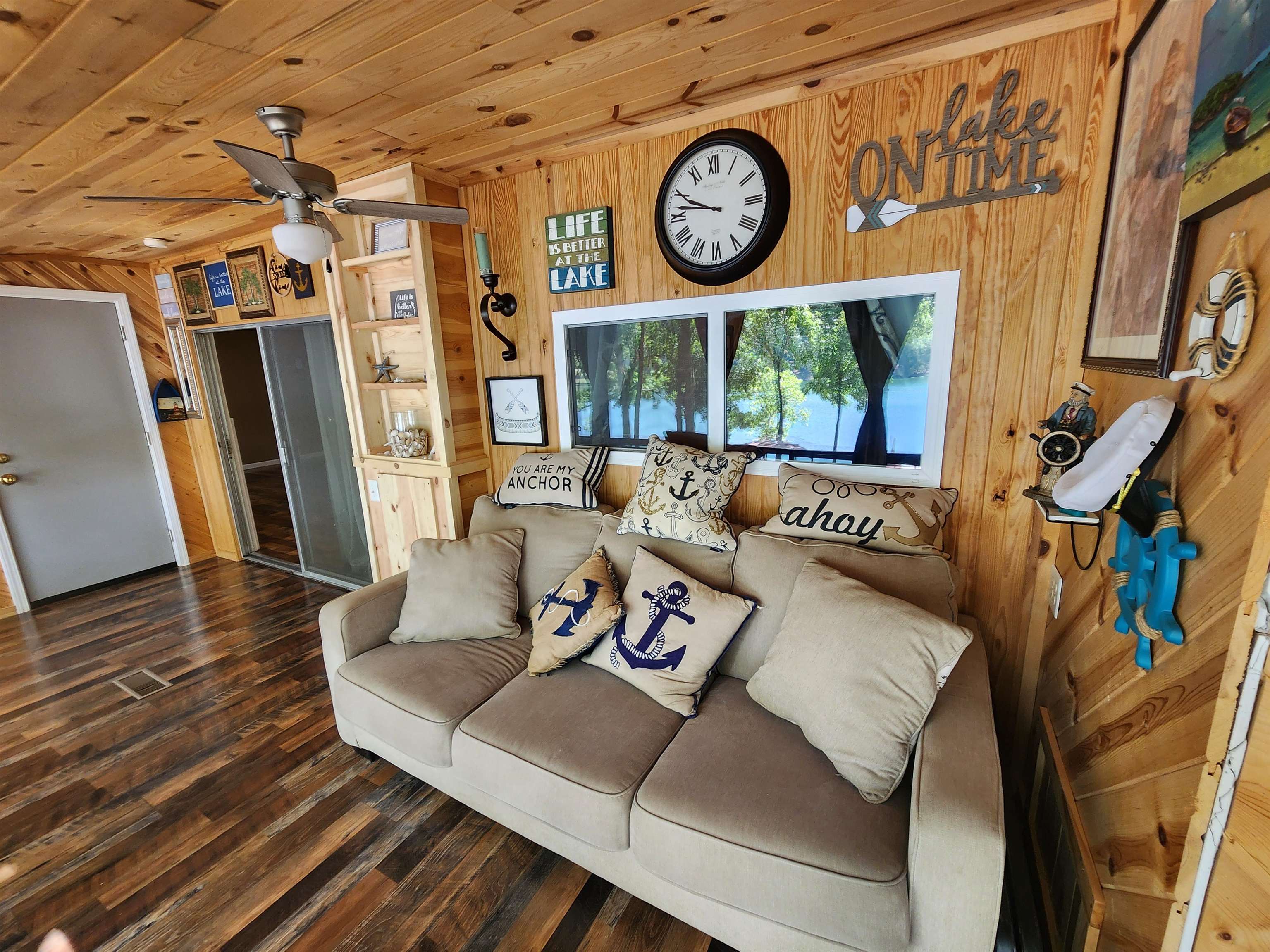 SMALL LAKE - Residential