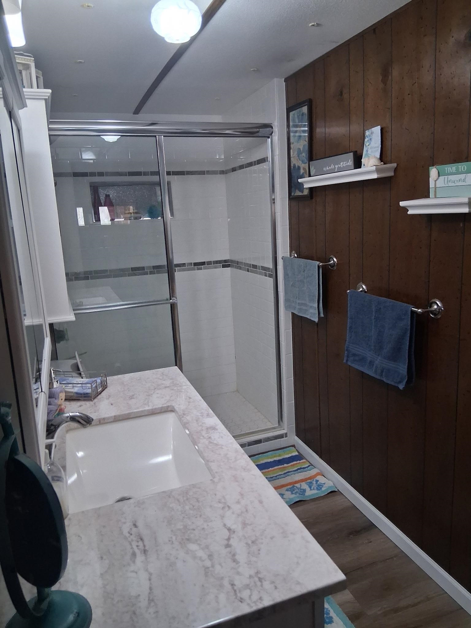 SMALL LAKE - Residential