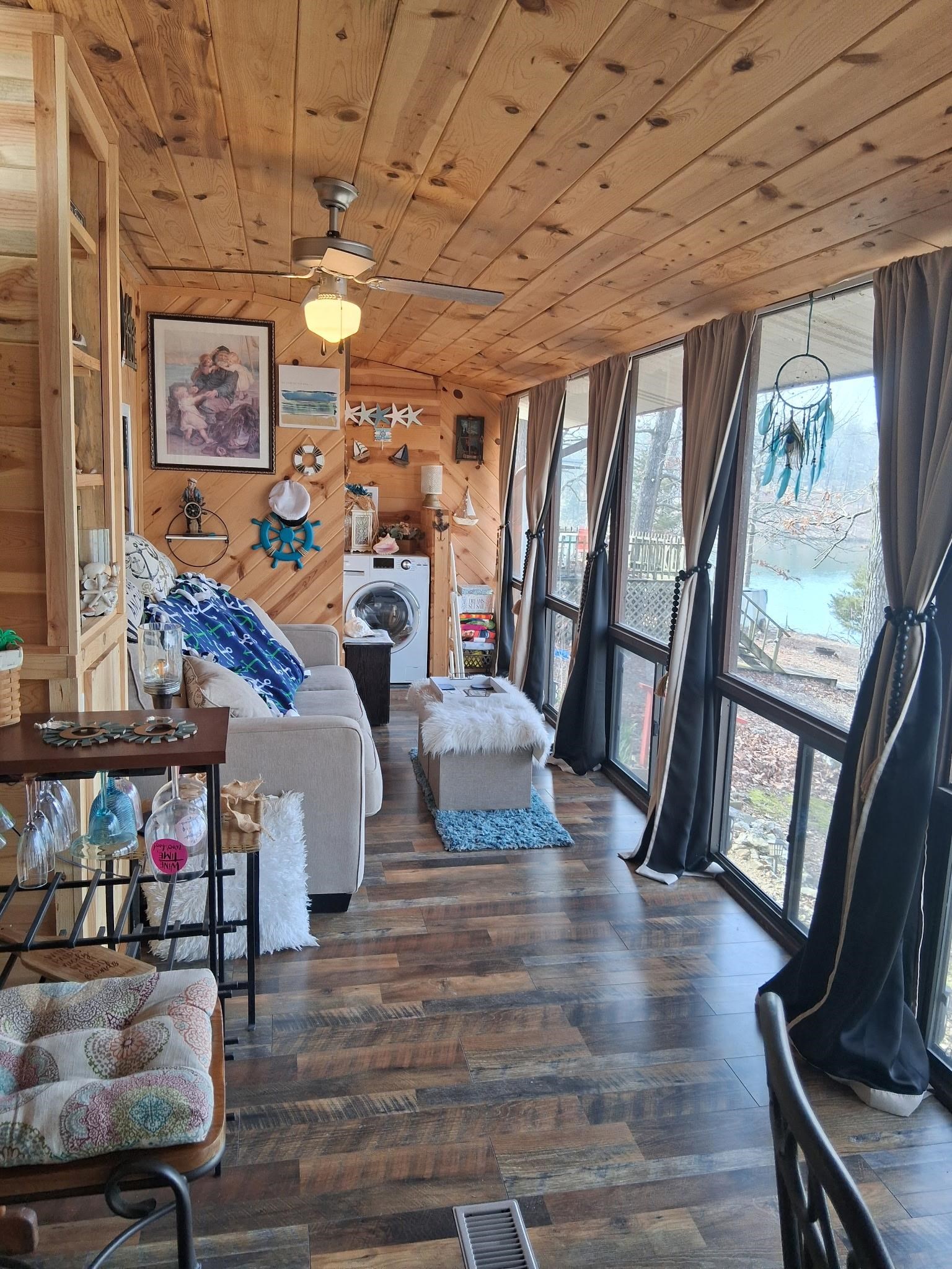 SMALL LAKE - Residential