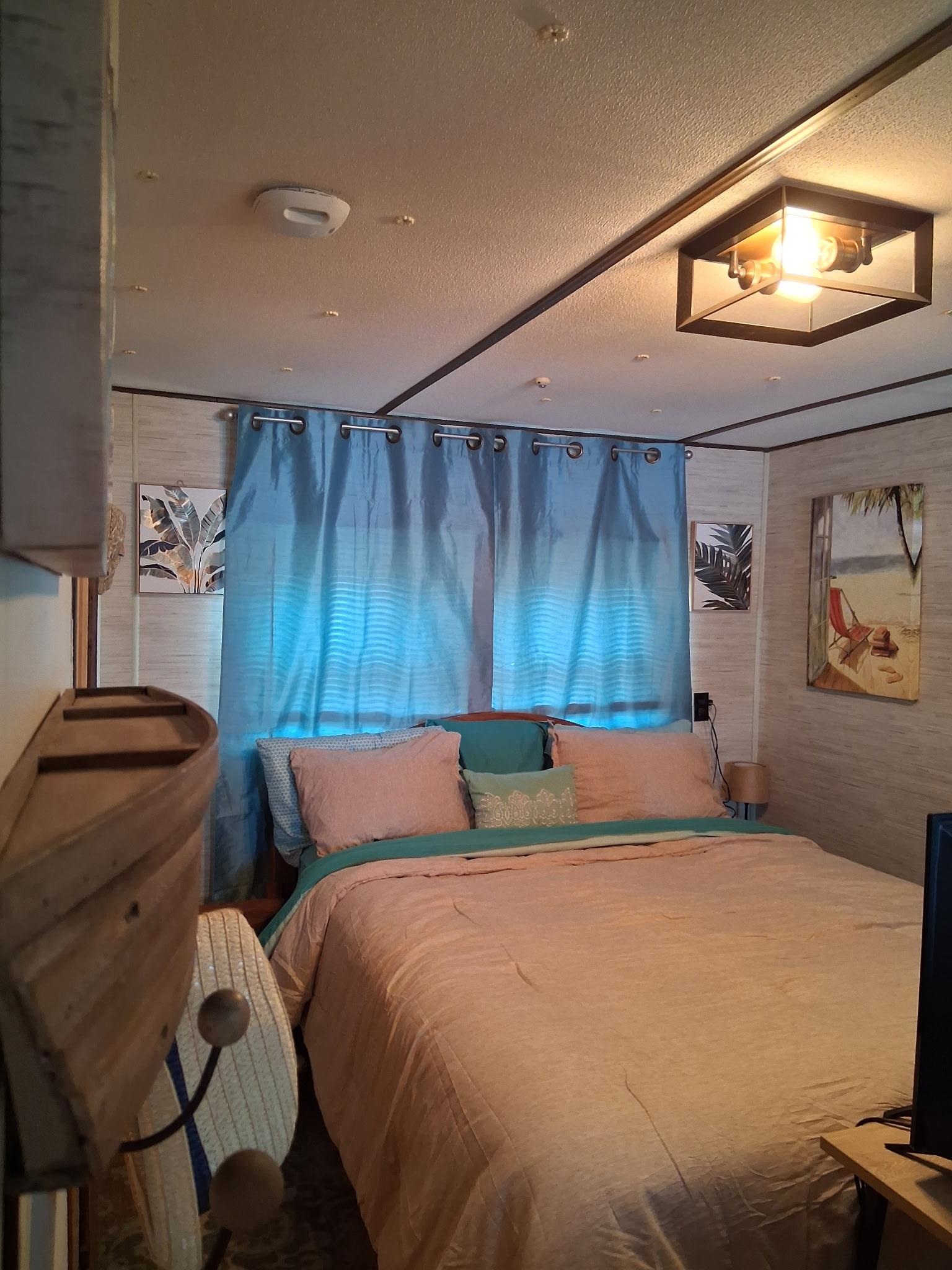 SMALL LAKE - Residential