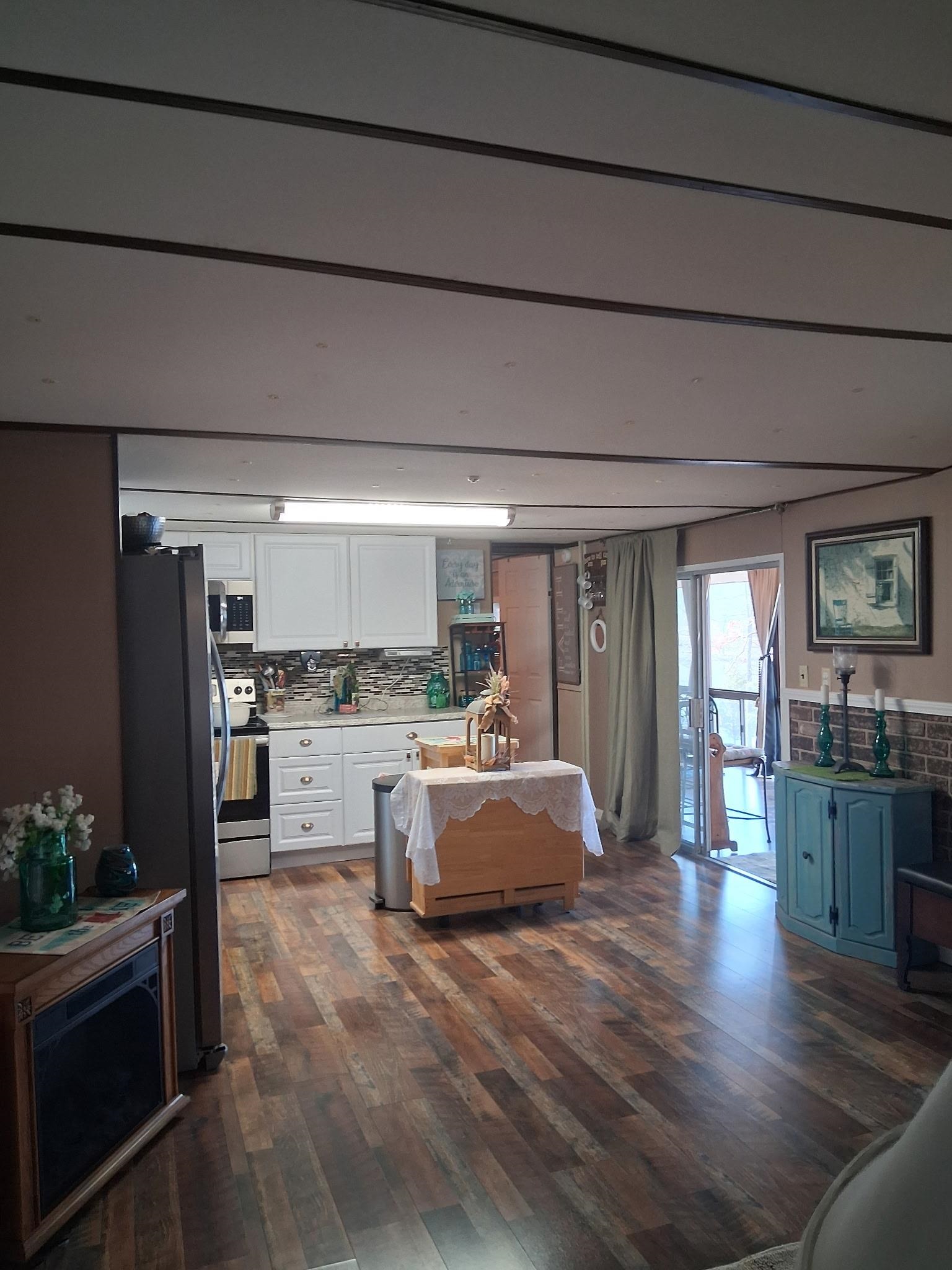 SMALL LAKE - Residential