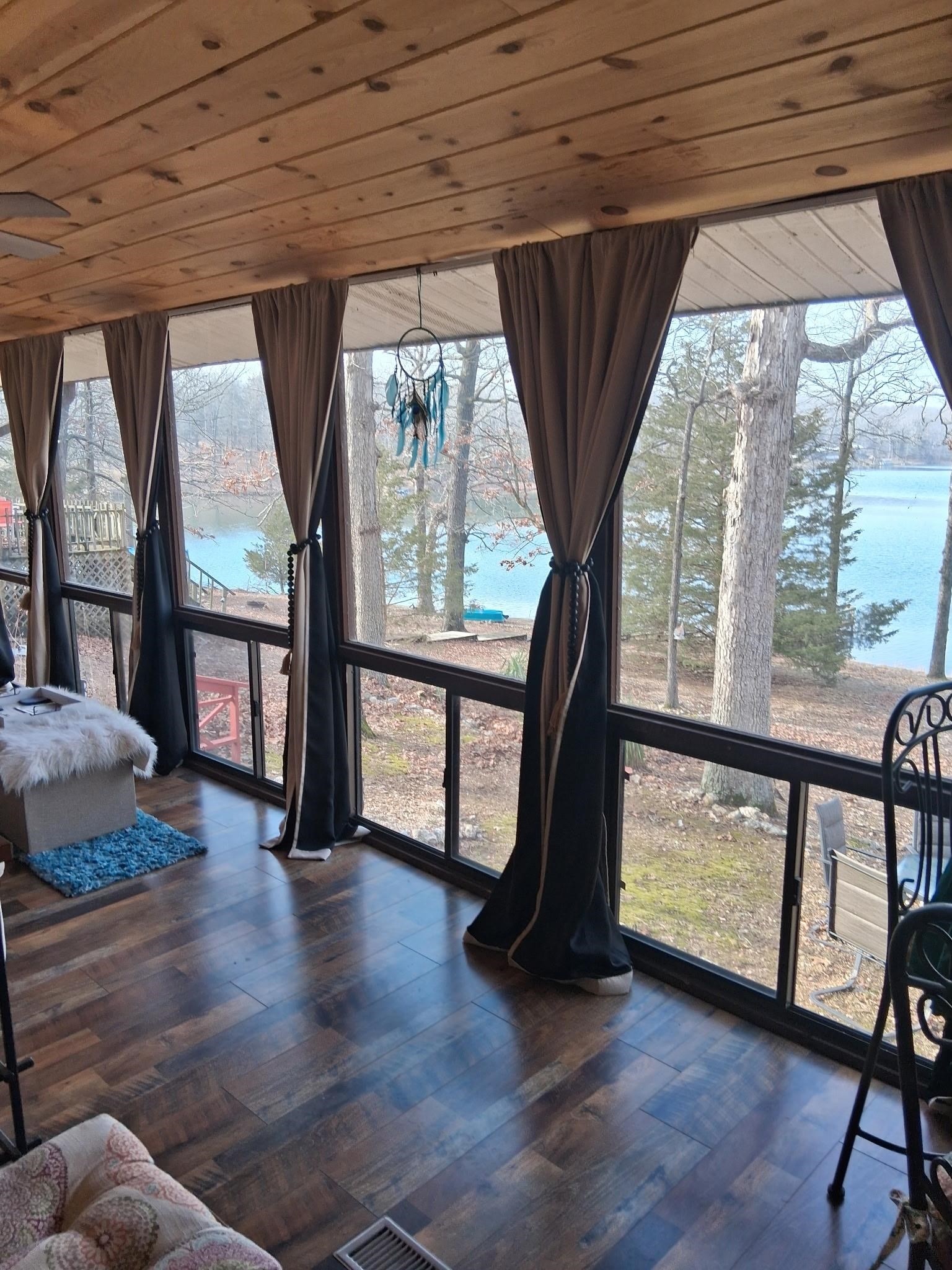 SMALL LAKE - Residential