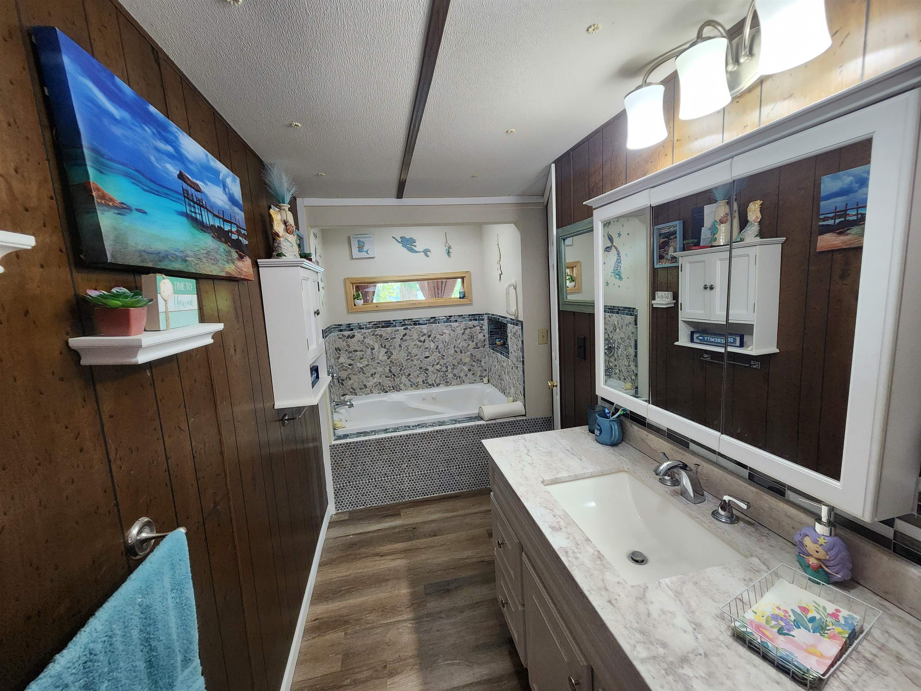 SMALL LAKE - Residential