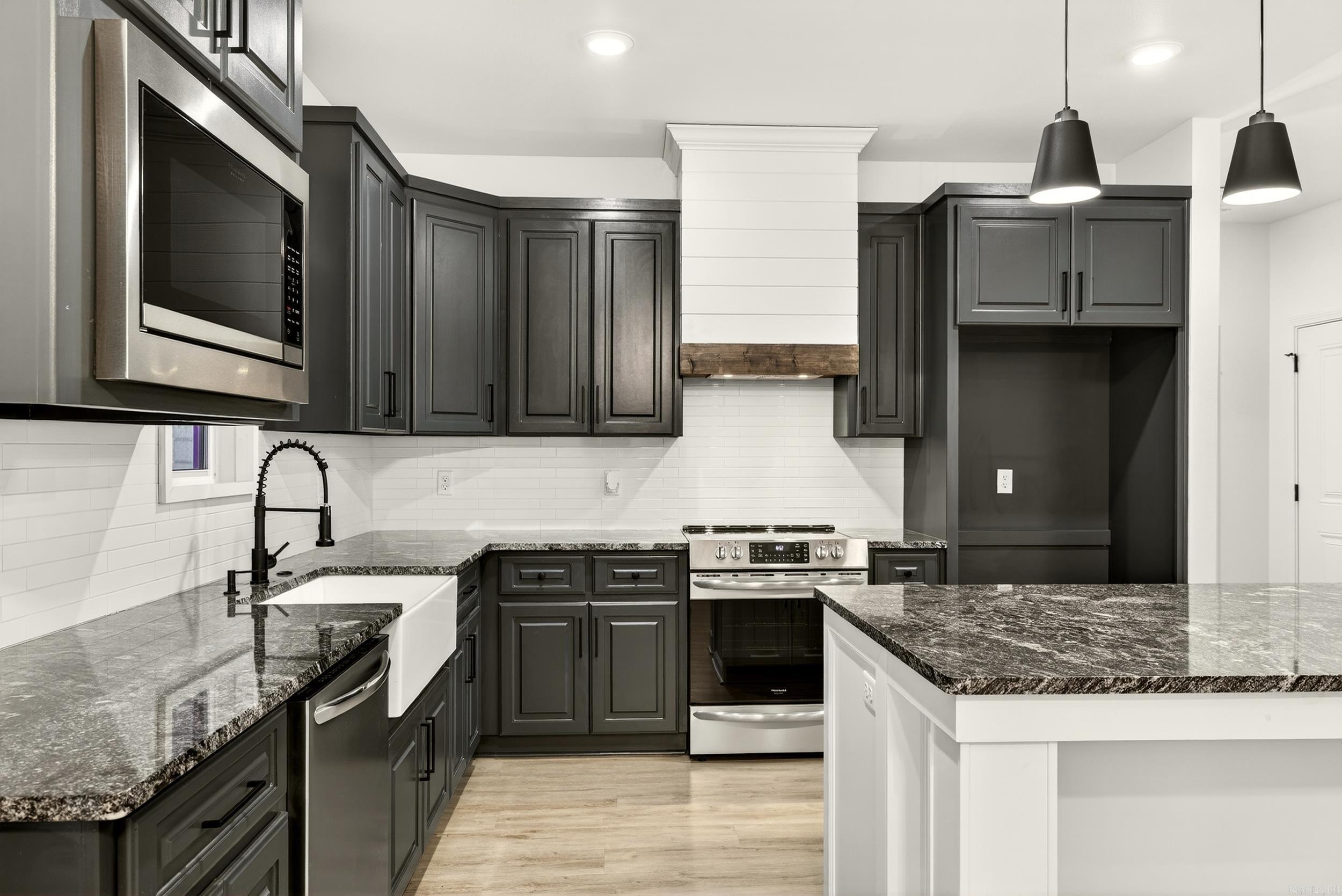 HIDDEN VALLEY ESTATES - Residential