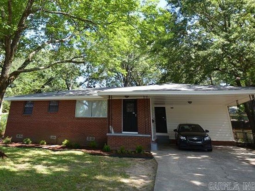 3BR/2BA home for rent, conveniently located in Little Rock, near UALR, shopping, dining, you name it!