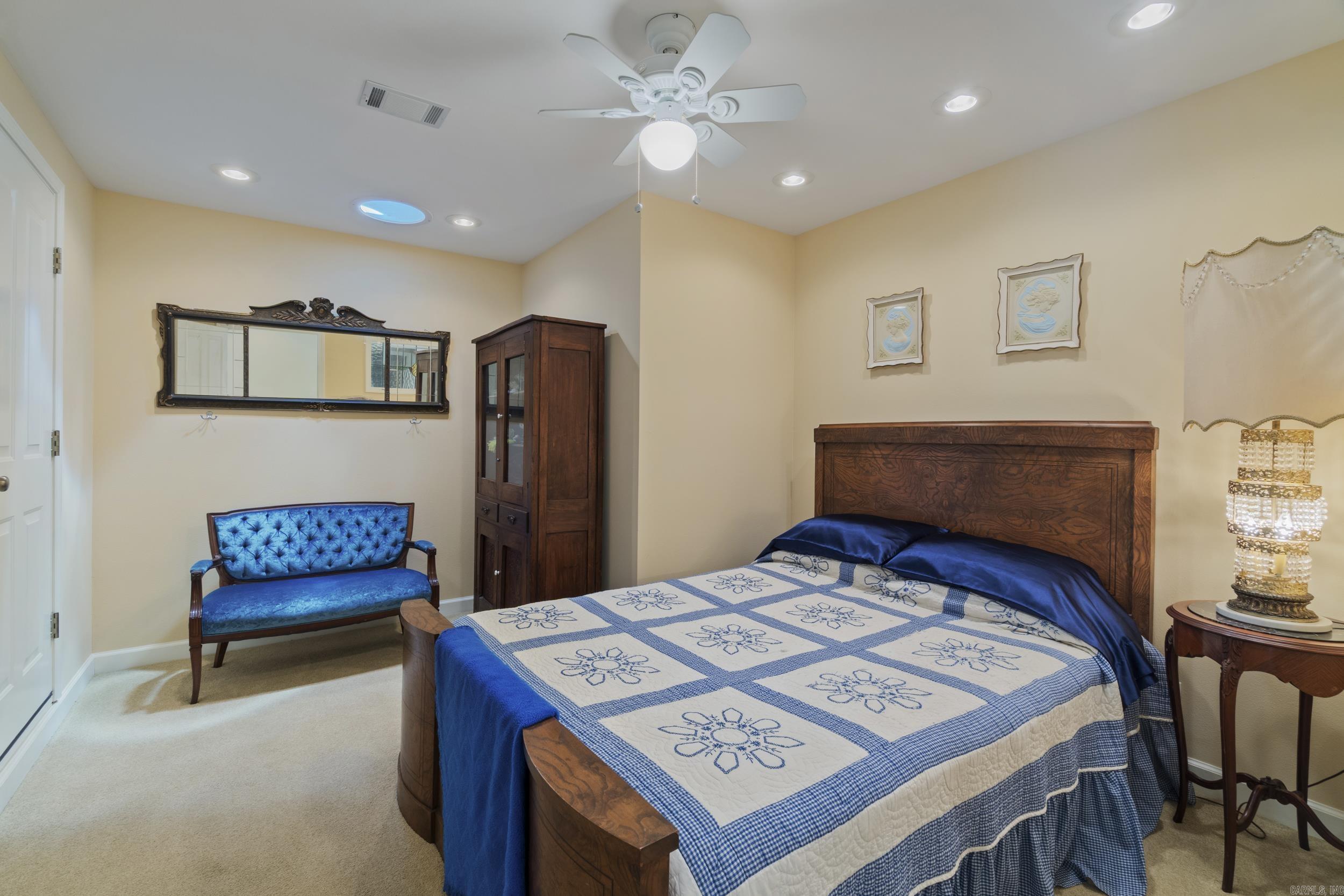 HUNTINGTON PLACE - Residential