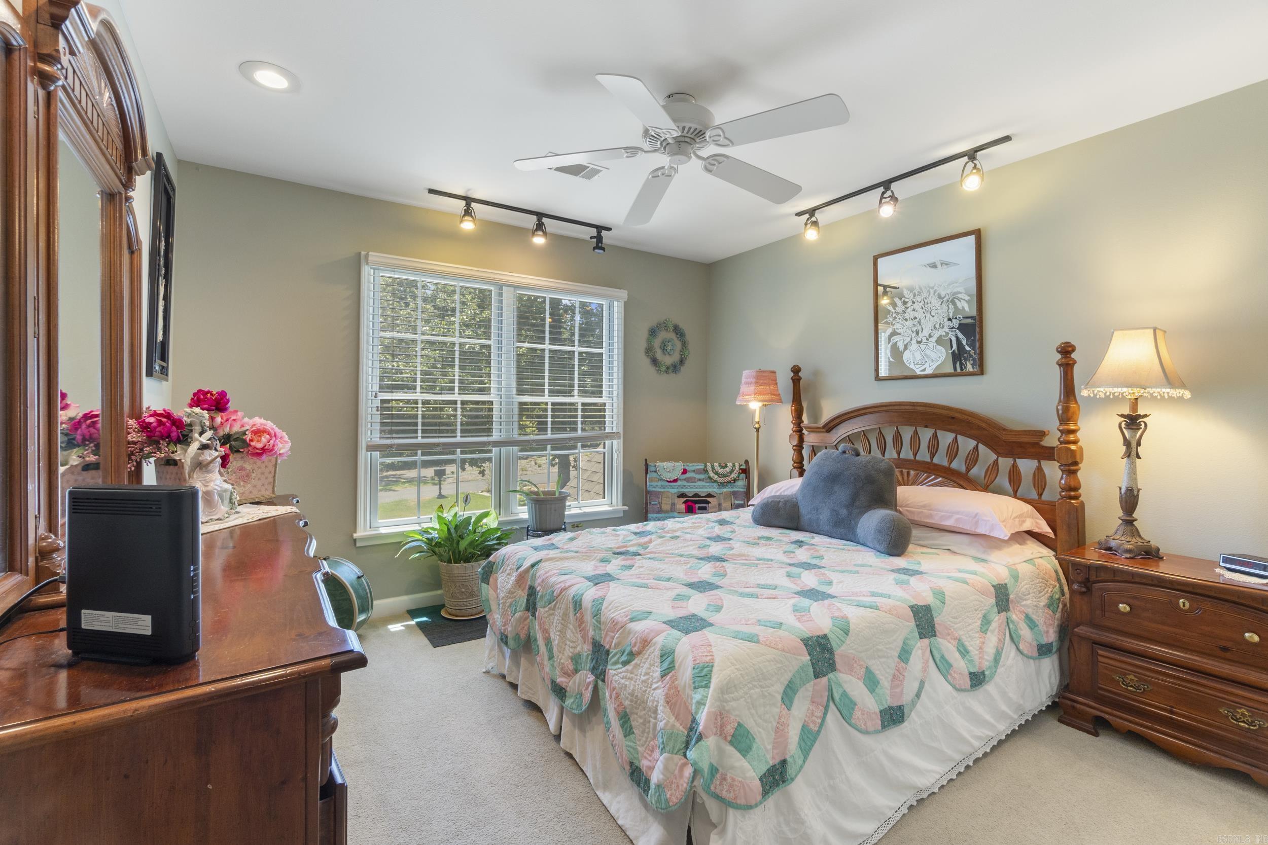 HUNTINGTON PLACE - Residential