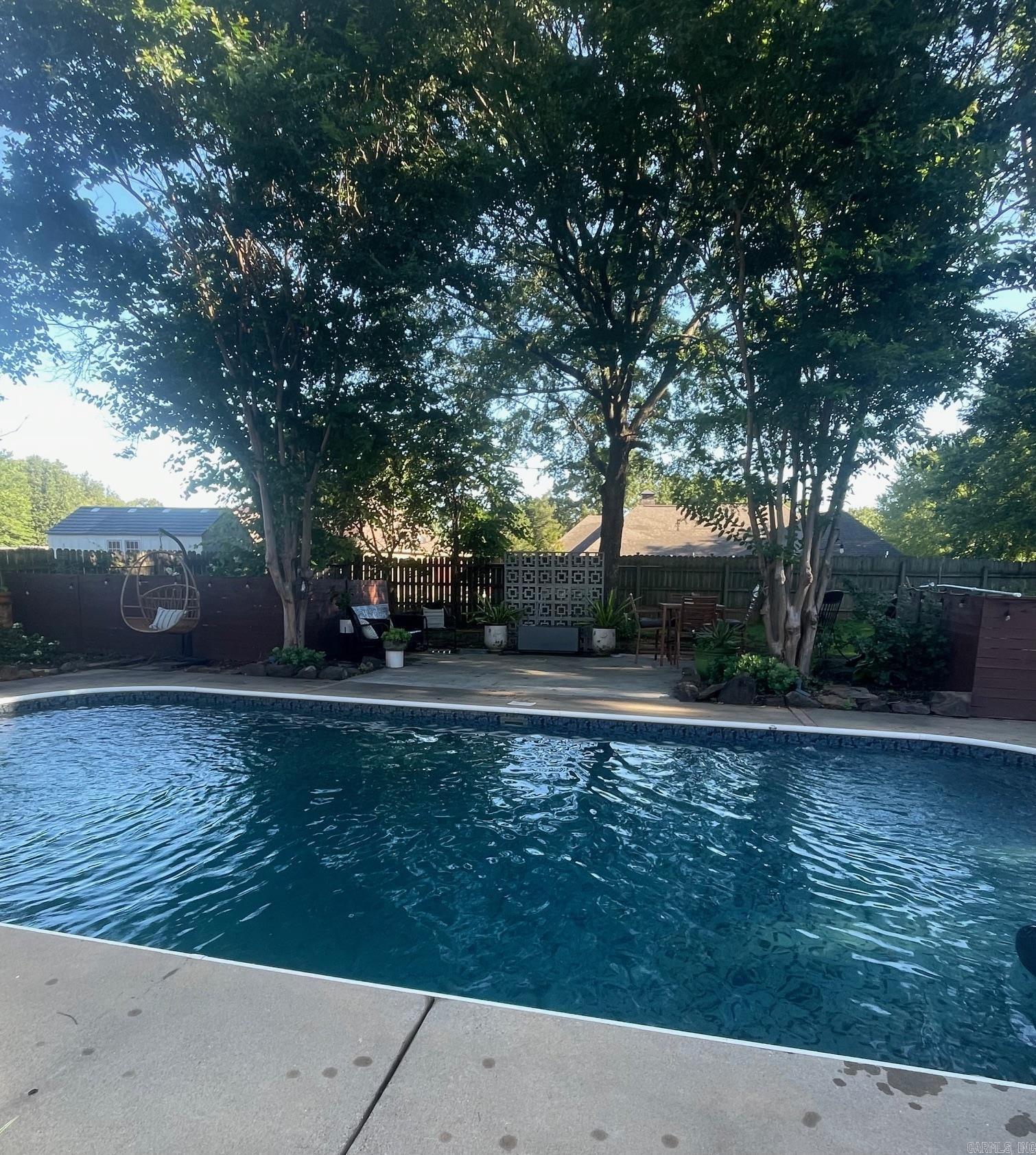 RIVER OAKS - Residential