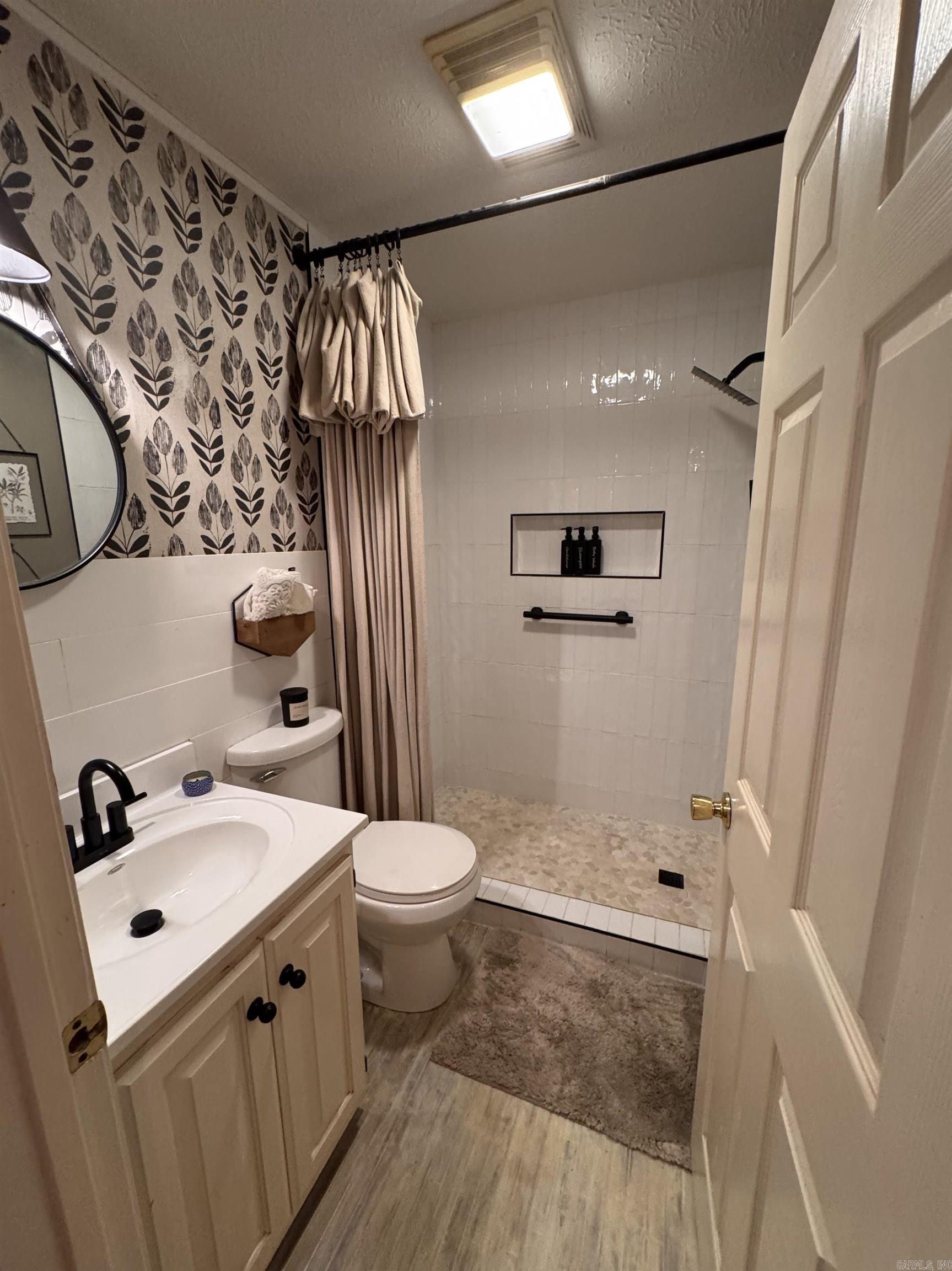 RIVER OAKS - Residential