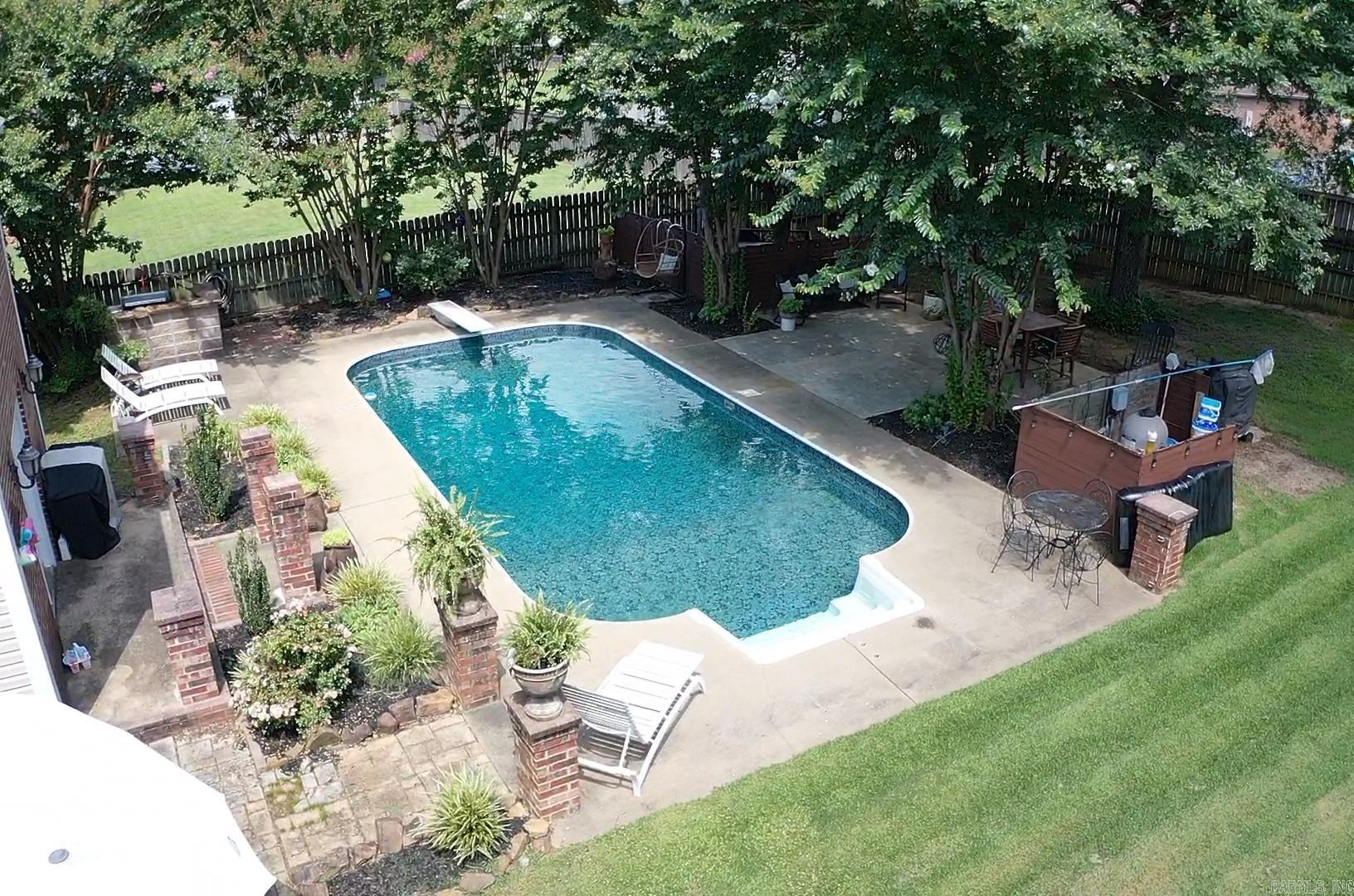 RIVER OAKS - Residential