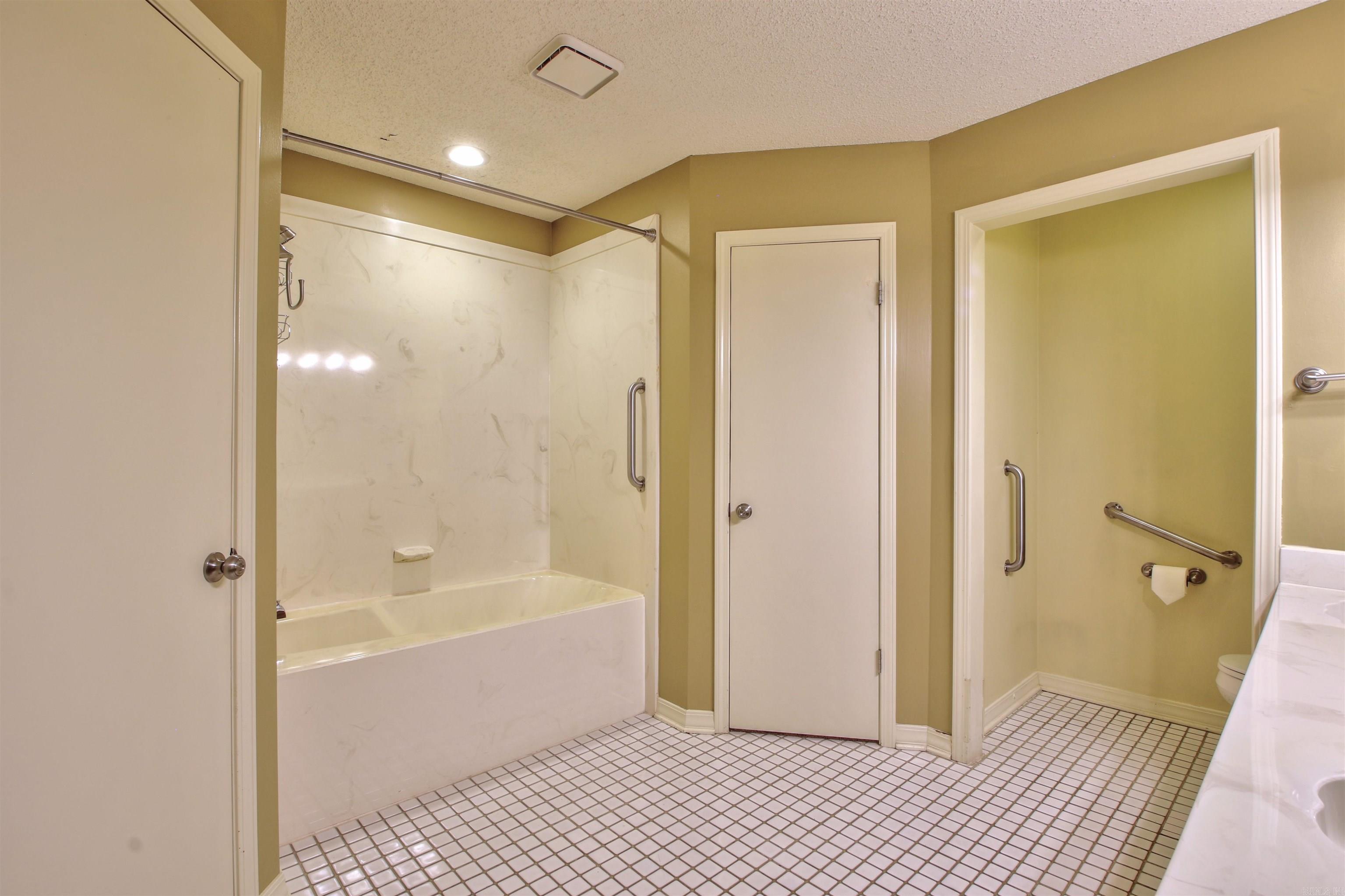 PARKWAY PLACE - Residential