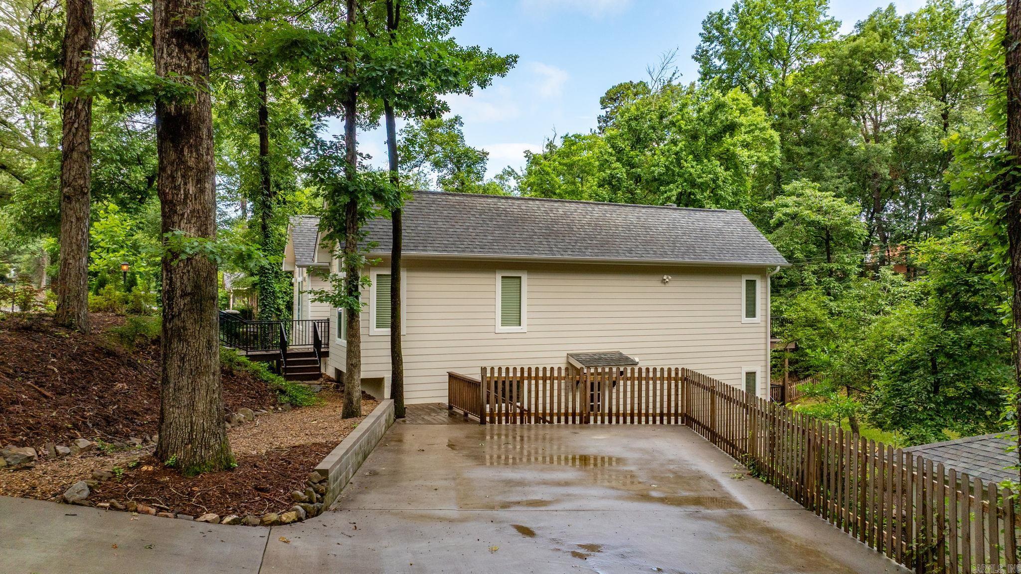 HOLLYWOOD - Residential