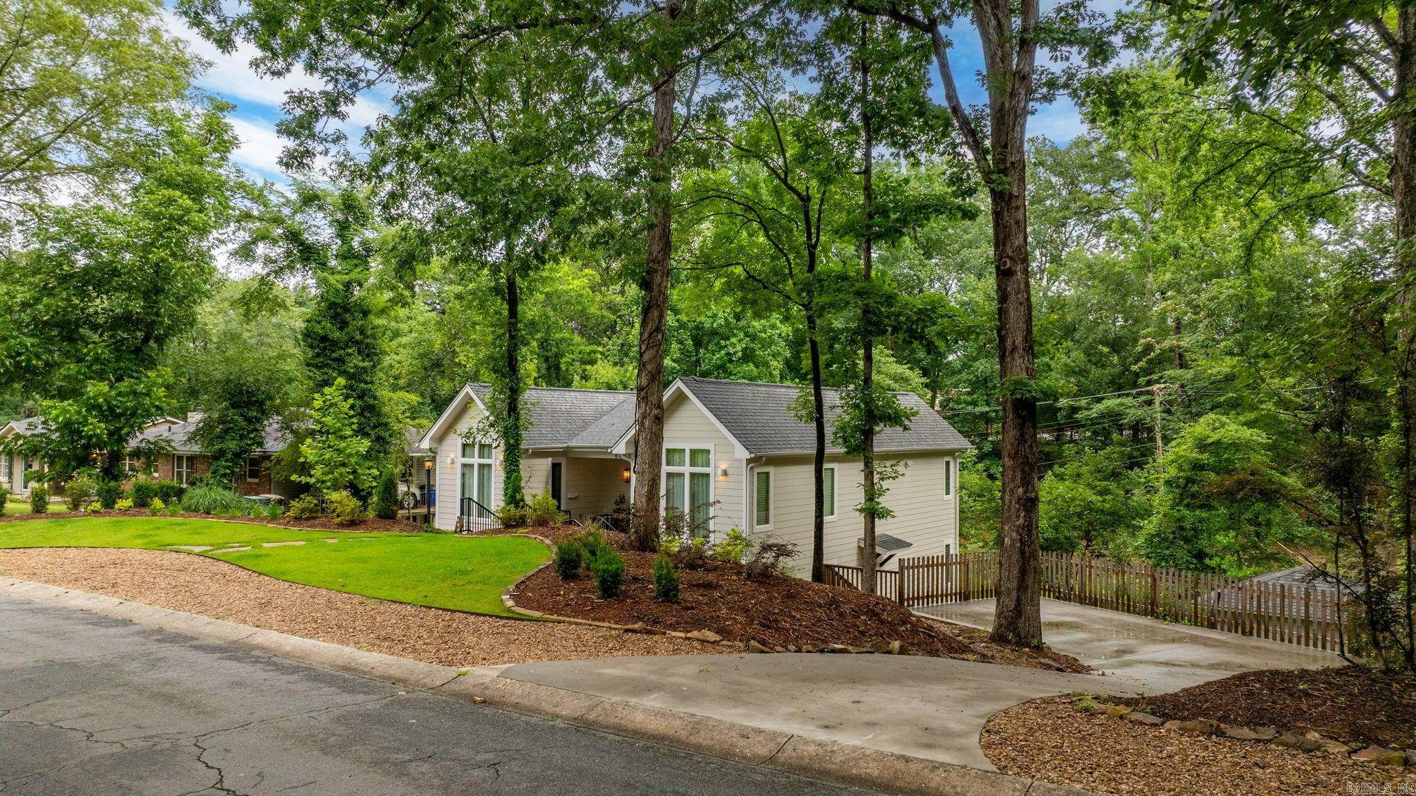 HOLLYWOOD - Residential