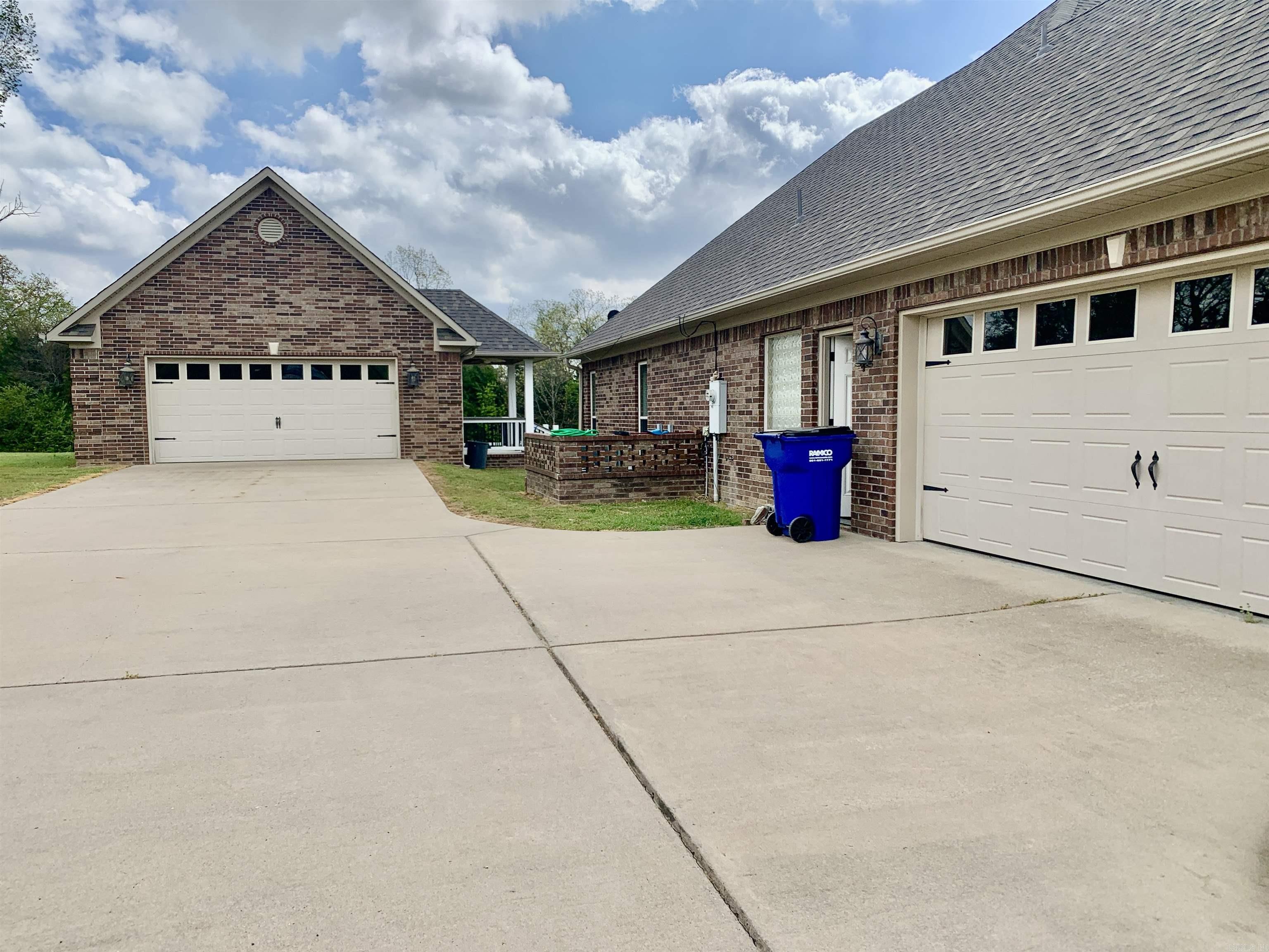 WOODRIDGE - Residential