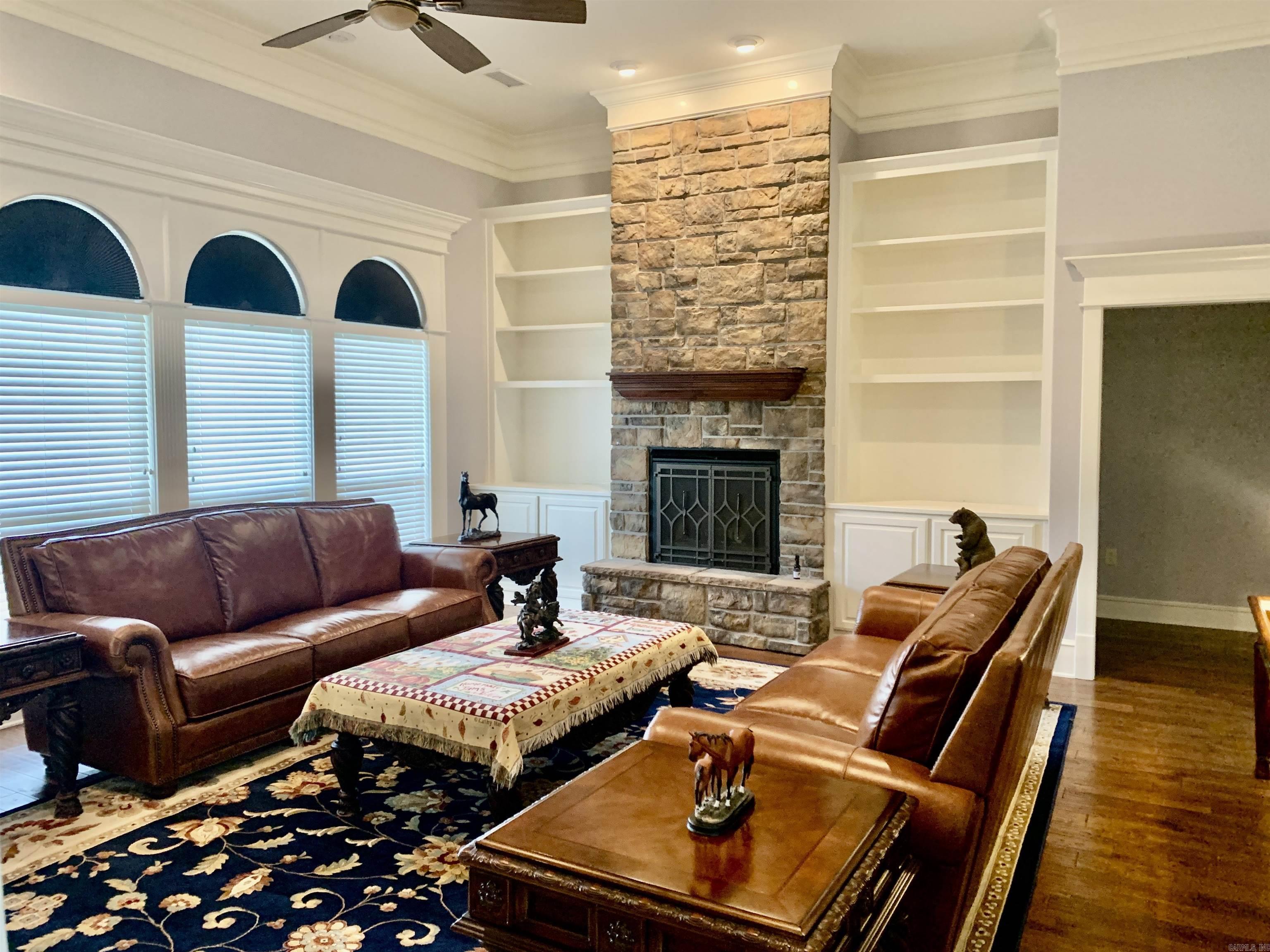 WOODRIDGE - Residential