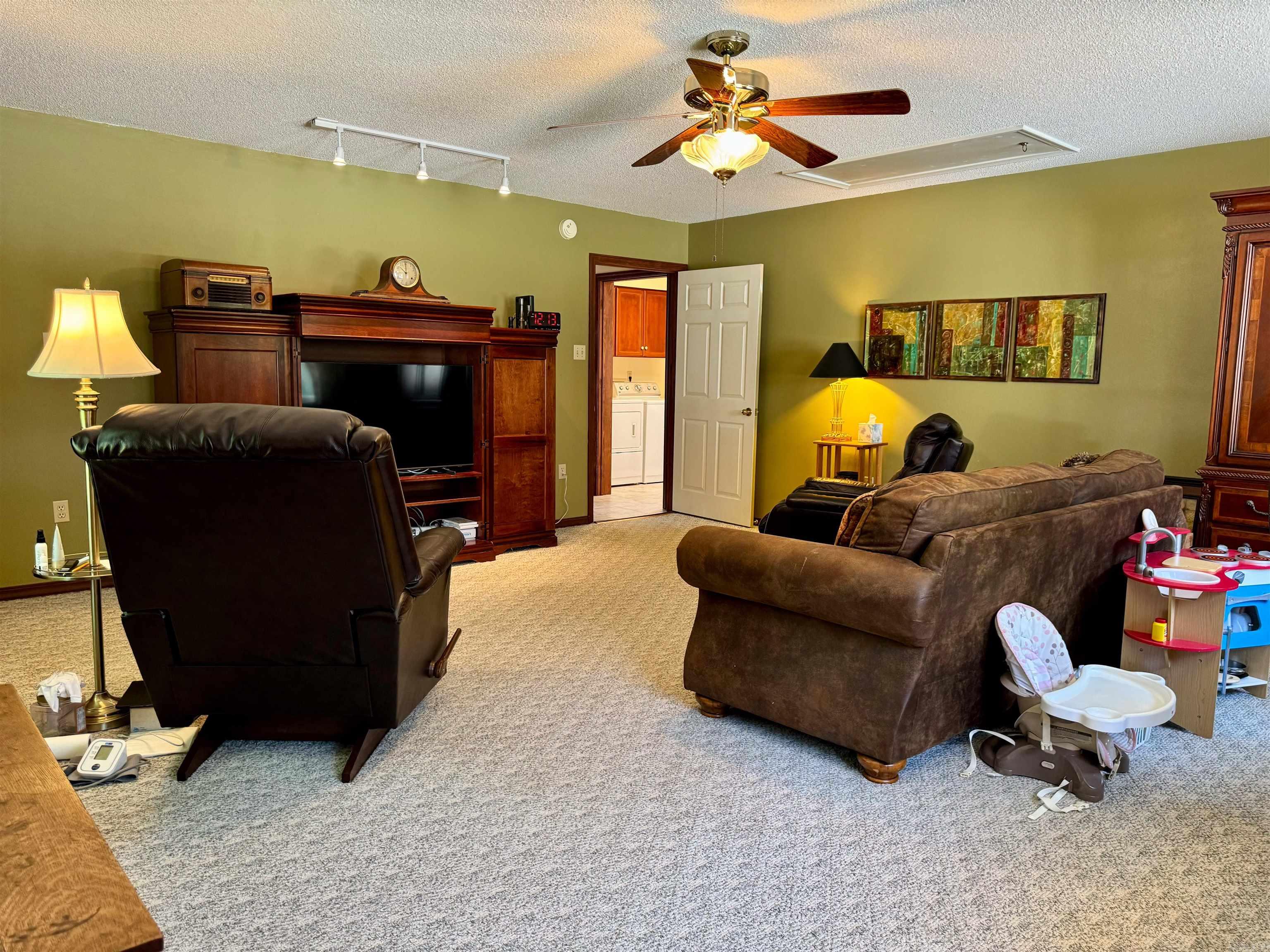 EASTWOOD ACRES - Residential