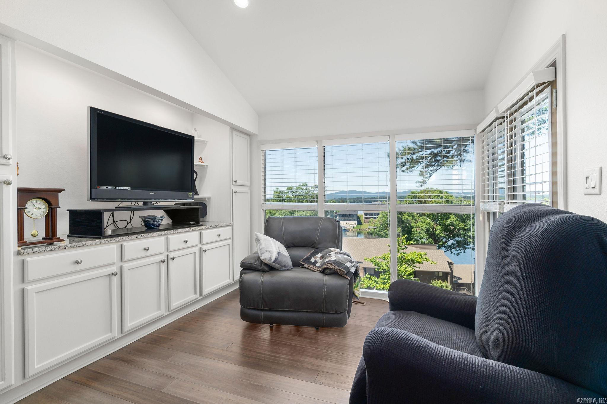 SOUTH SHORE HPR - Residential