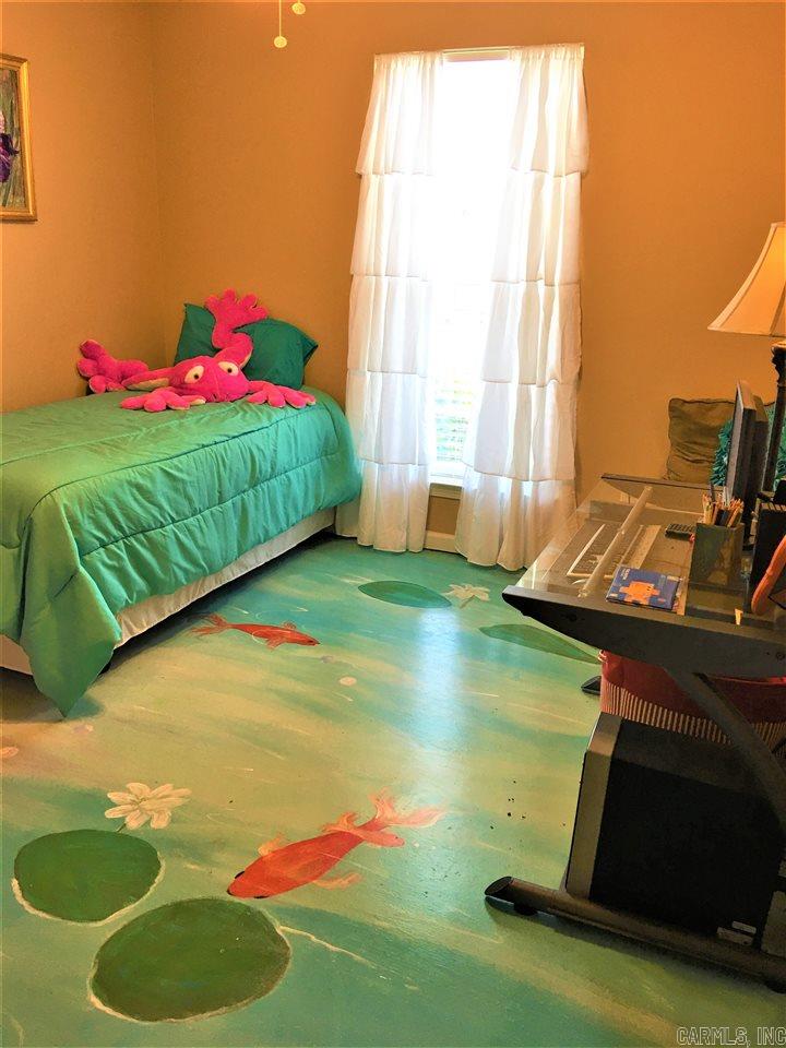 JUSTIN PLACE - Residential