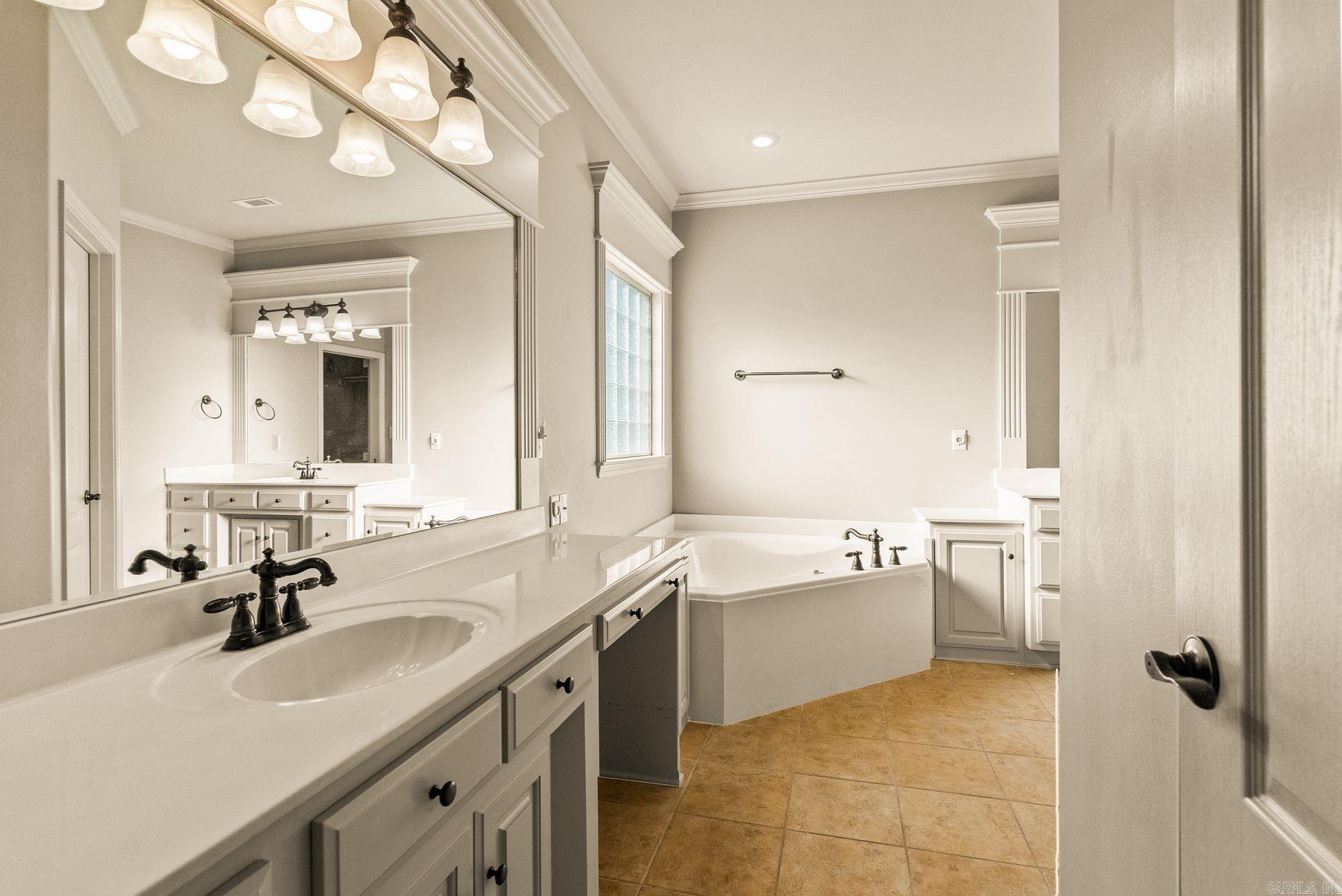 MILLERS CROSSING - Residential