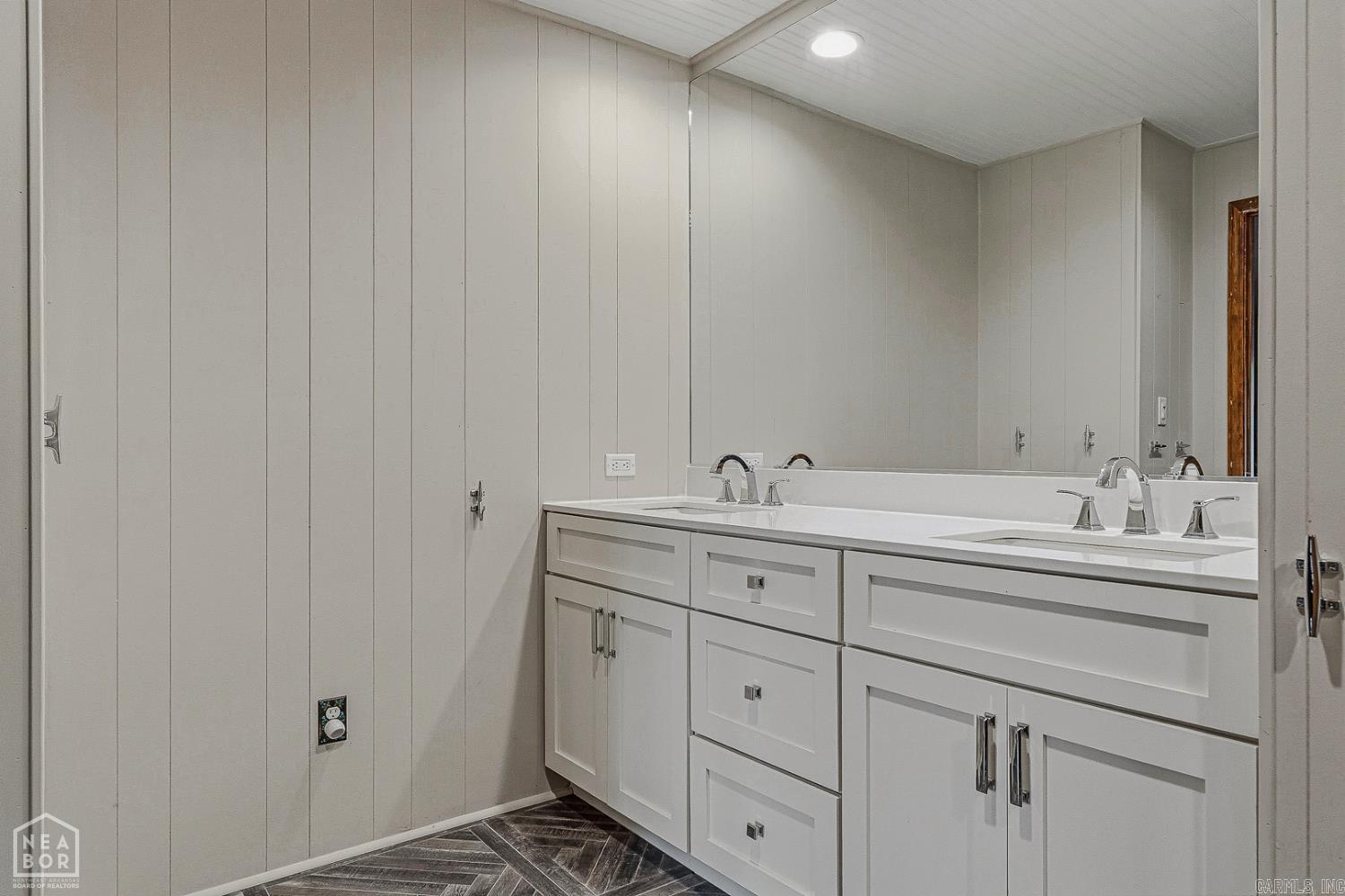 EAST LAKE - Residential