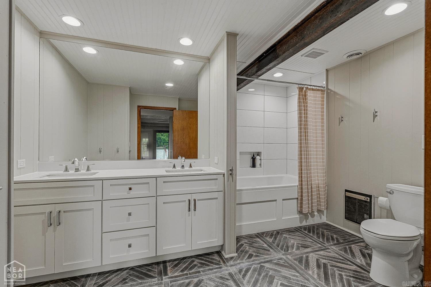 EAST LAKE - Residential