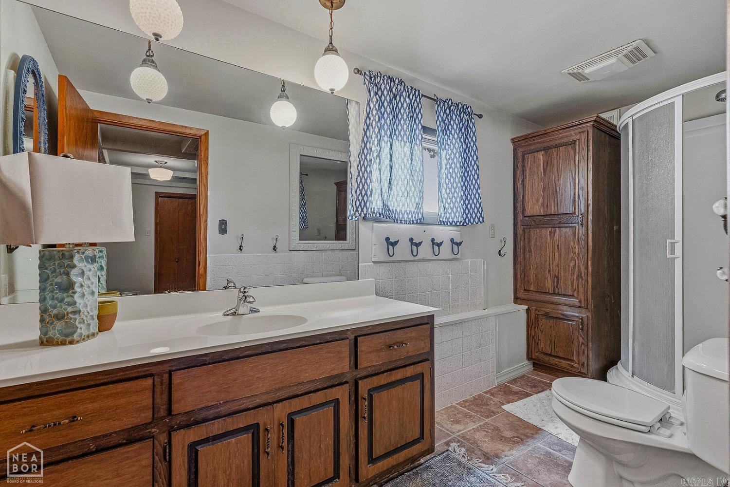 EAST LAKE - Residential