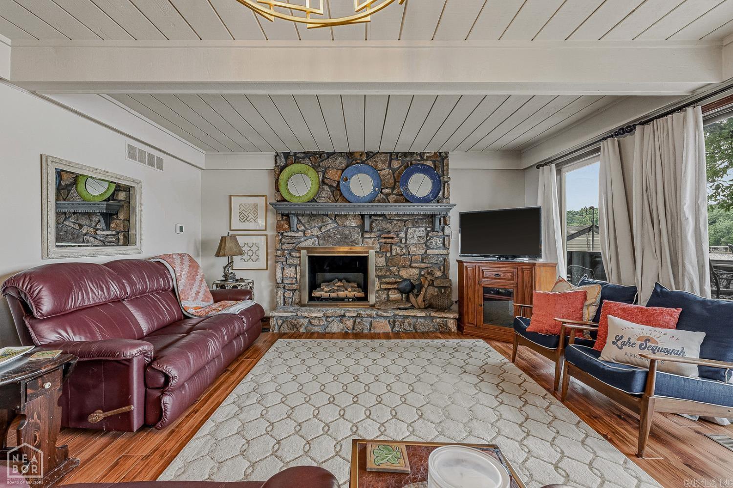 EAST LAKE - Residential
